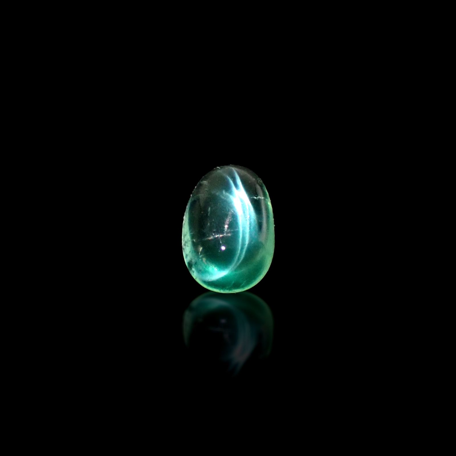 エメラルドキャッツアイ コロンビア産 0.40ct [241229550]5.9x3.9mm前後