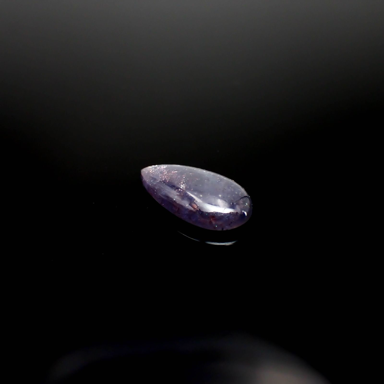 ブラッドショットアイオライト インド産 3.78ct[230622526]16.7x8.7mm前後