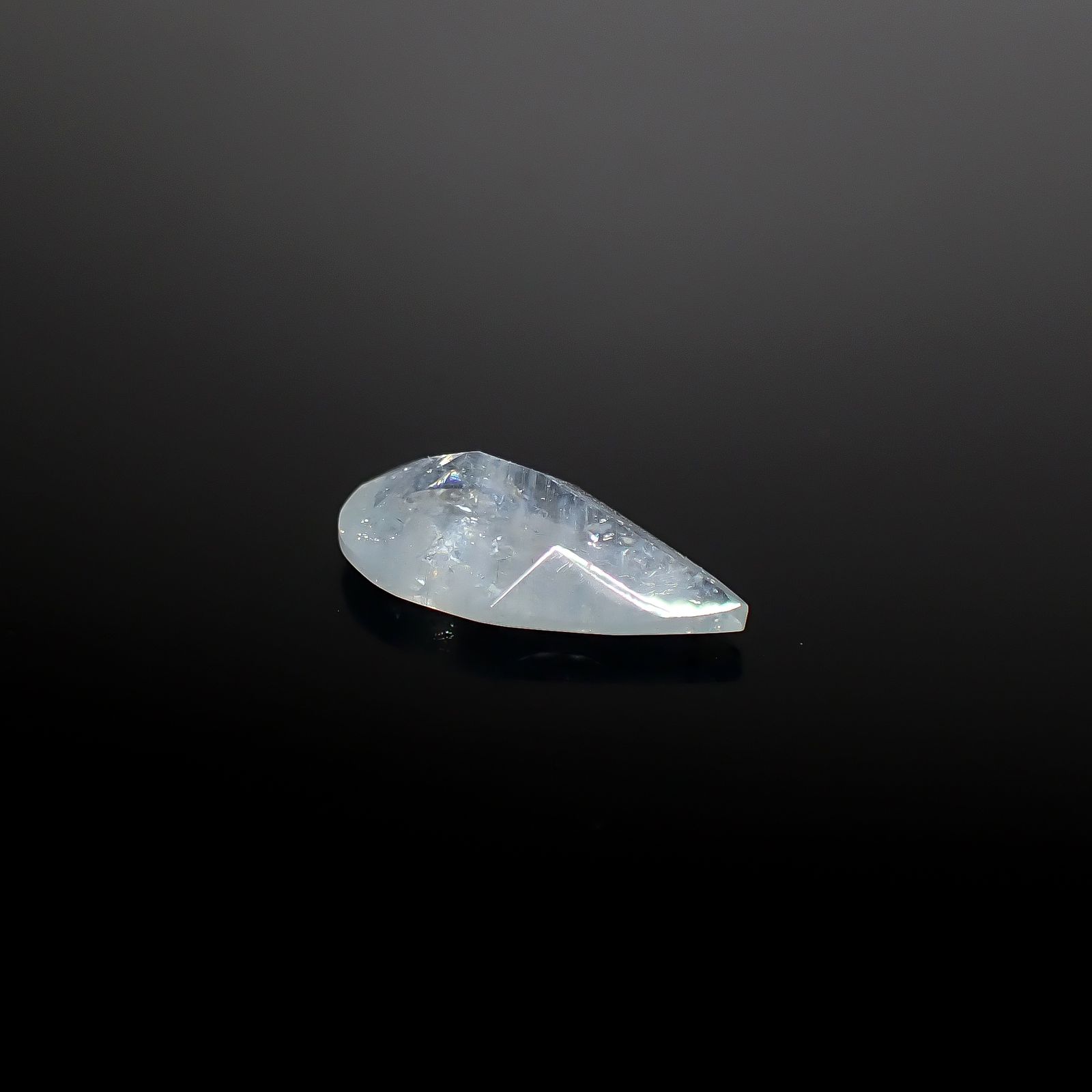 イリデッセンスアクアマリン ブラジル産 3.13ct [250730708]15.7x8.7mm前後