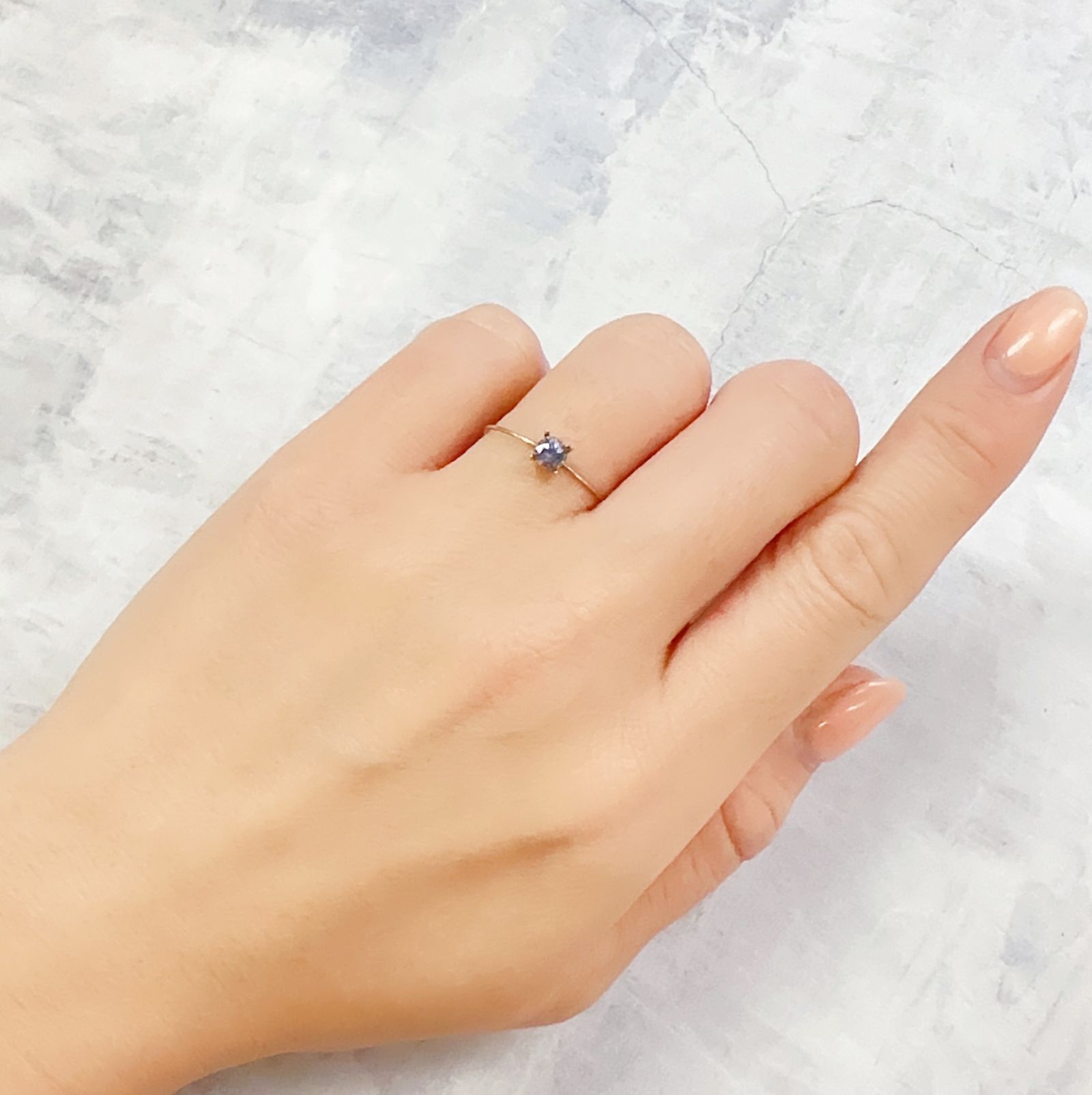 グレイッシュブルースピネル(宝石名スピネル)ビルマ/マダガスカル産 0.26ct 識別済[230119900]3.8x3.8mm前後
