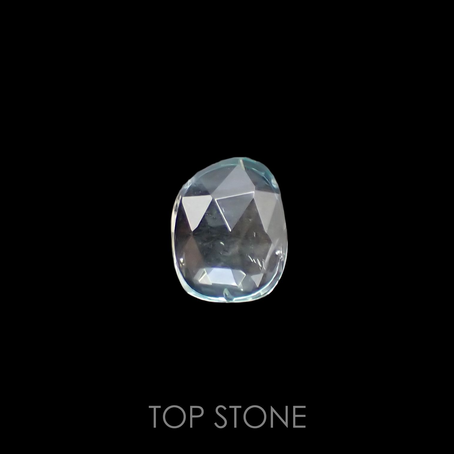 ◇ローズカット◇バナジウムコーネルピン(宝石名コーネルピン)タンザニア・タンガ州産 0.72ct 識別済[220115551]6.9x5.6mm前後