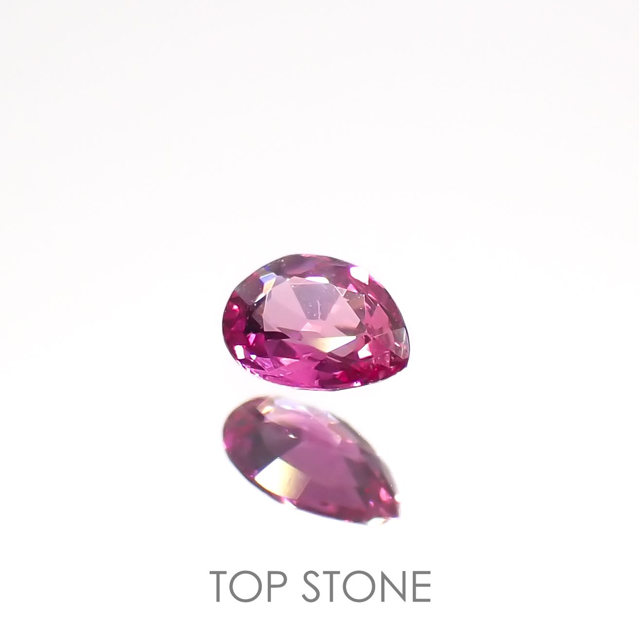 ルビー(宝石名ルビー)モザンビーク産 0.12ct 識別済[220616093]3.5x2.6mm前後