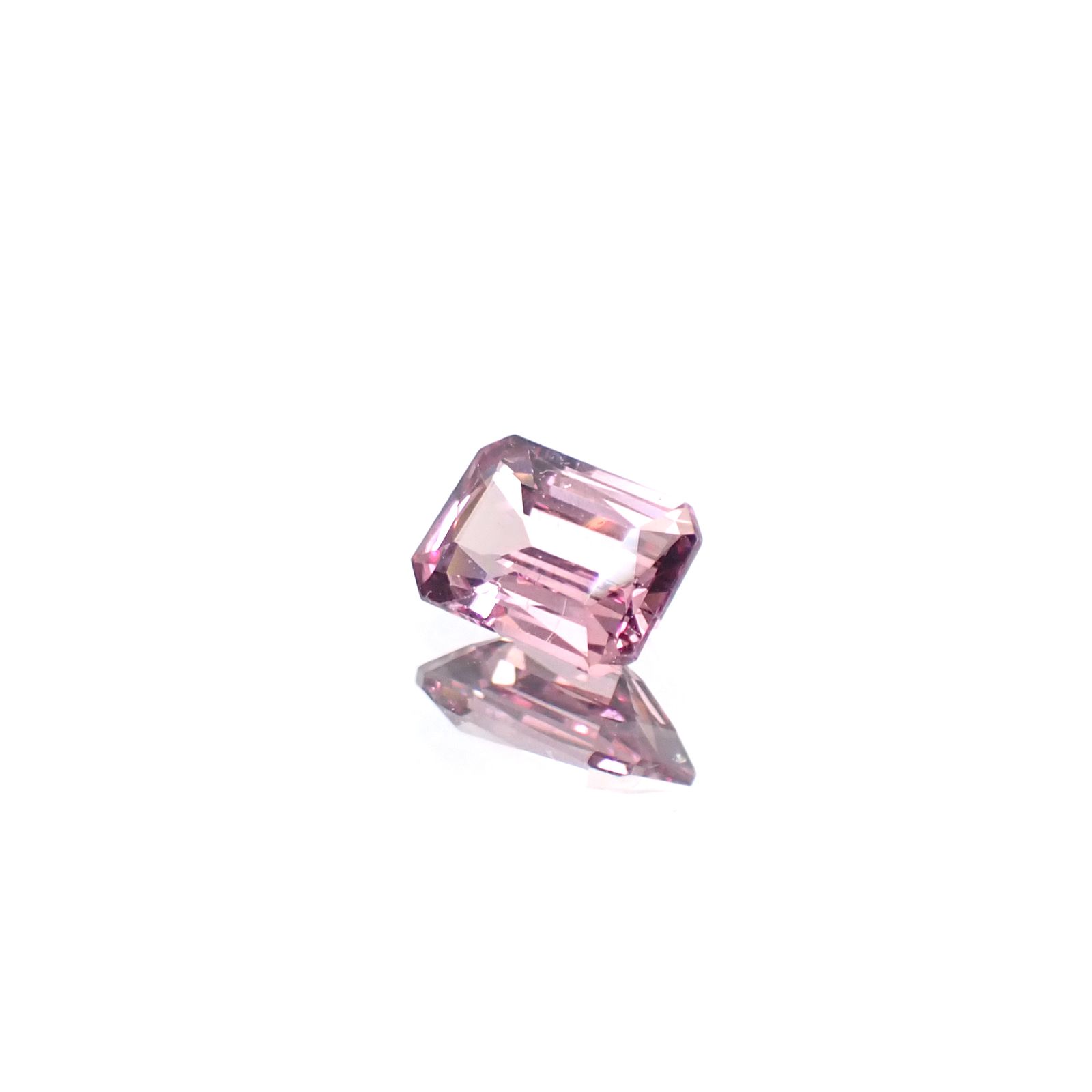 ドラゴンガーネット タンザニア産 1.04ct [250330036]6.6x4.7mm前後