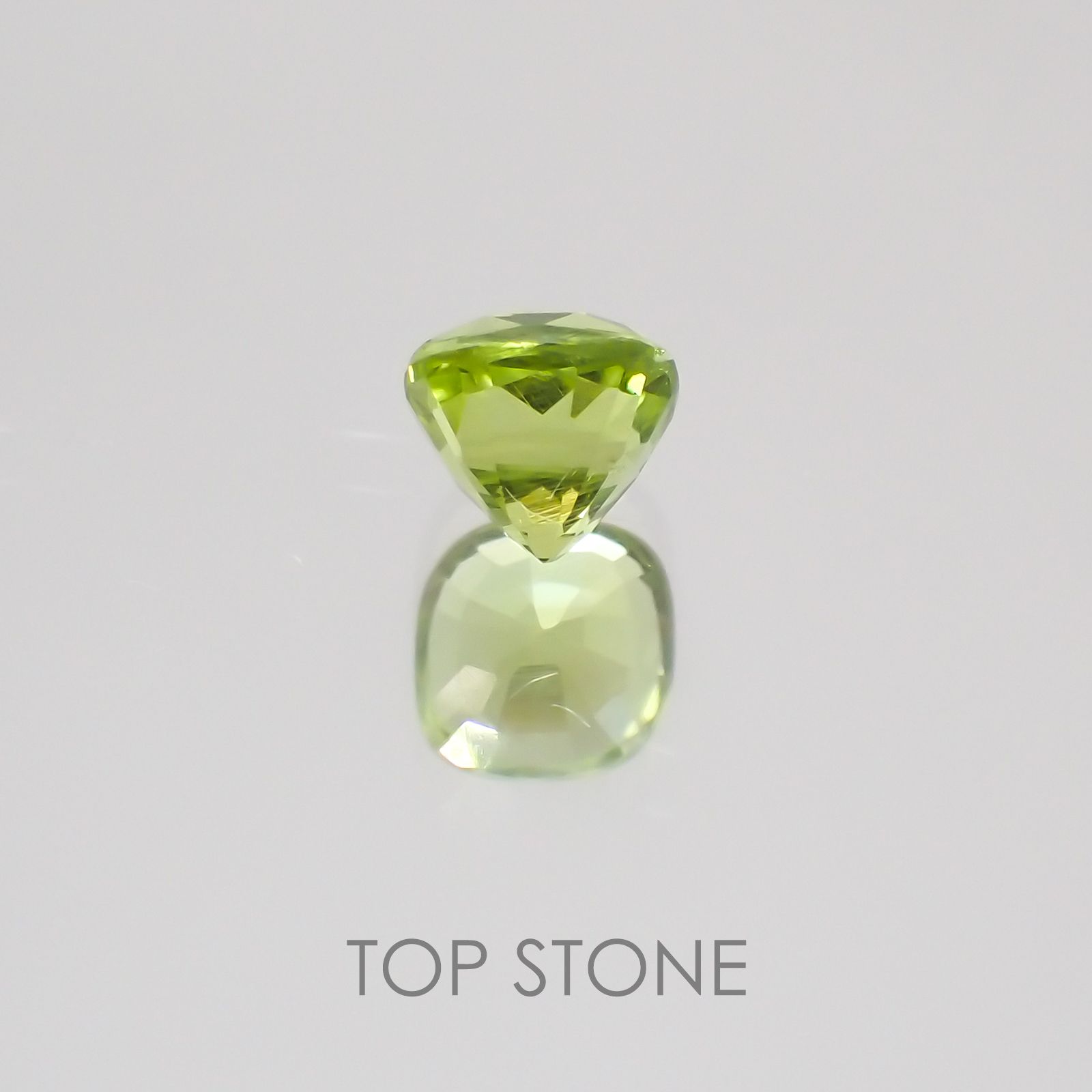 グリーンエンスタタイト(宝石名グリーン・エンスタタイト) カメルーン産 0.37ct 識別済[20128860]3.8×3.8mm前後