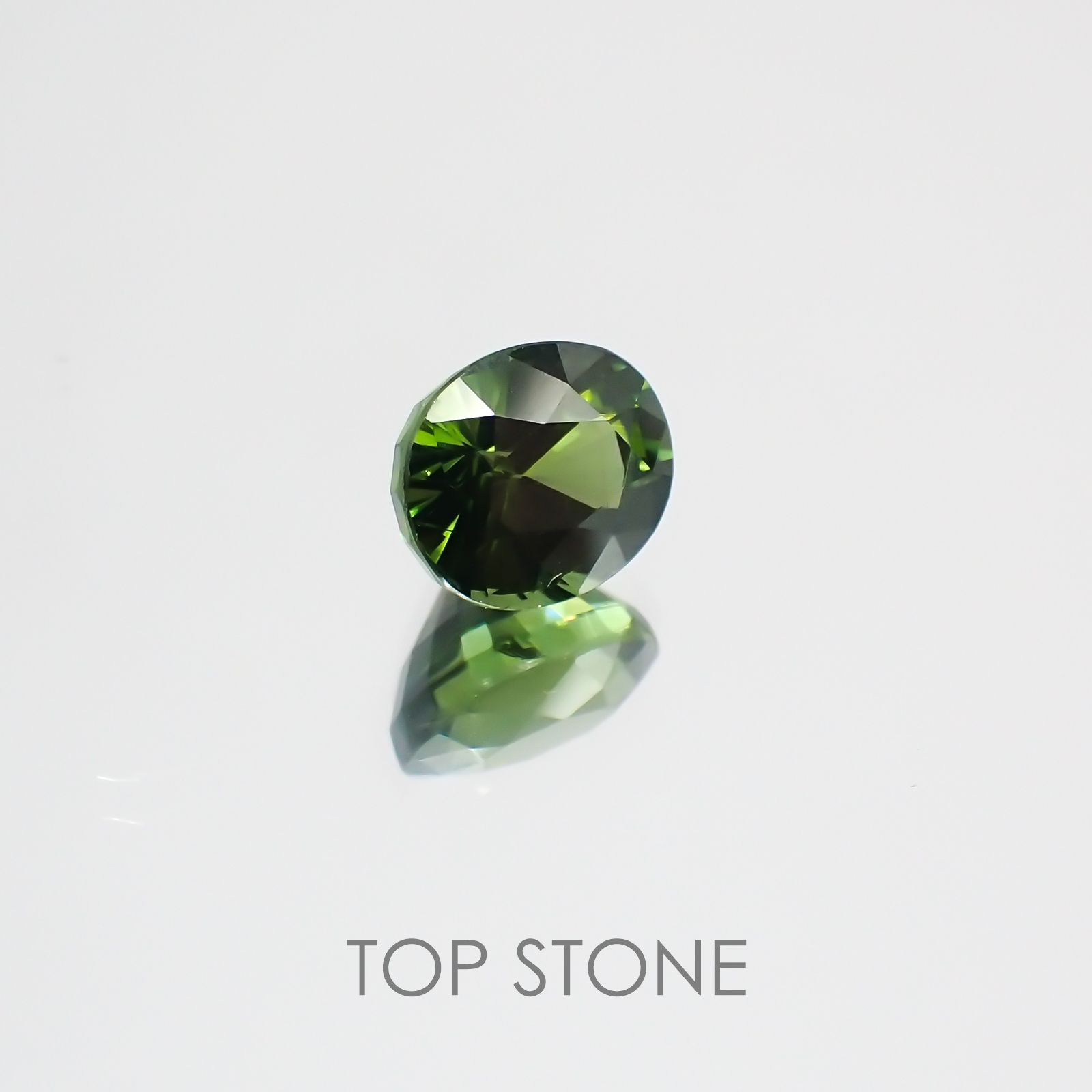 グリーンジルコン(宝石名ジルコン) スリランカ・カンボジア産 1.86ct 識別済[21038610]7.2×6.1mm前後
