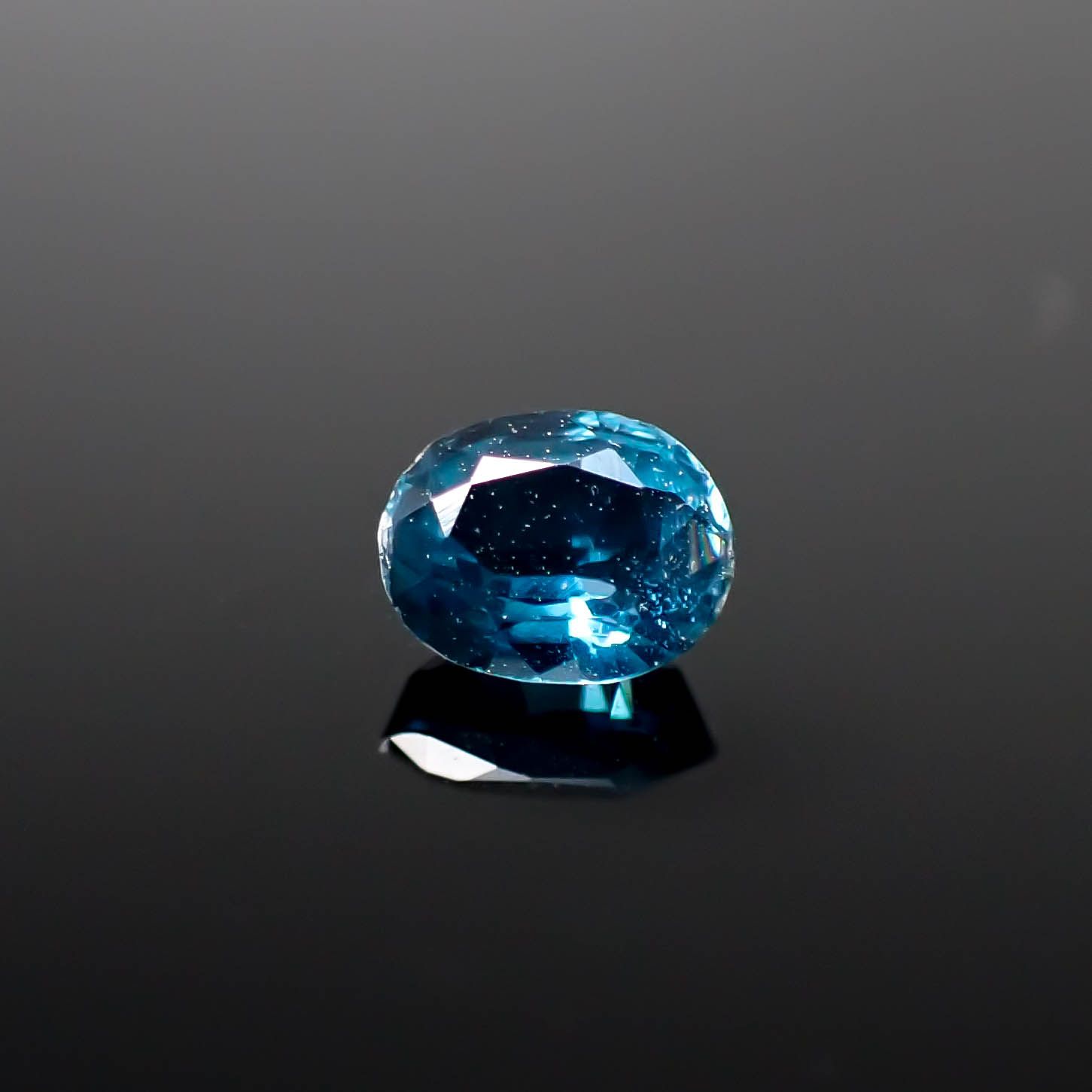 オーシャンブルーカイヤナイト(宝石名カイヤナイト)インド・オリッサ州産 0.42ct 識別済[240929165]4.9x3.8mm前後