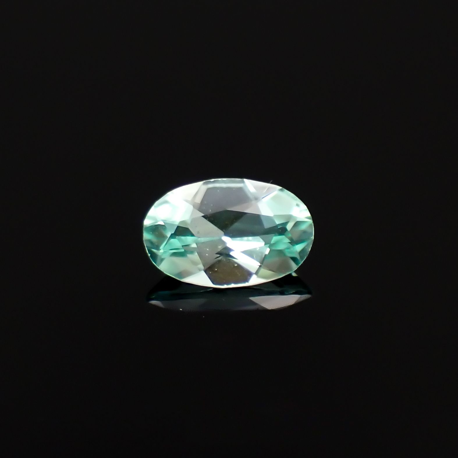 パライバトルマリン モザンビーク産 0.26ct[230220373]5.4x3.5mm前後
