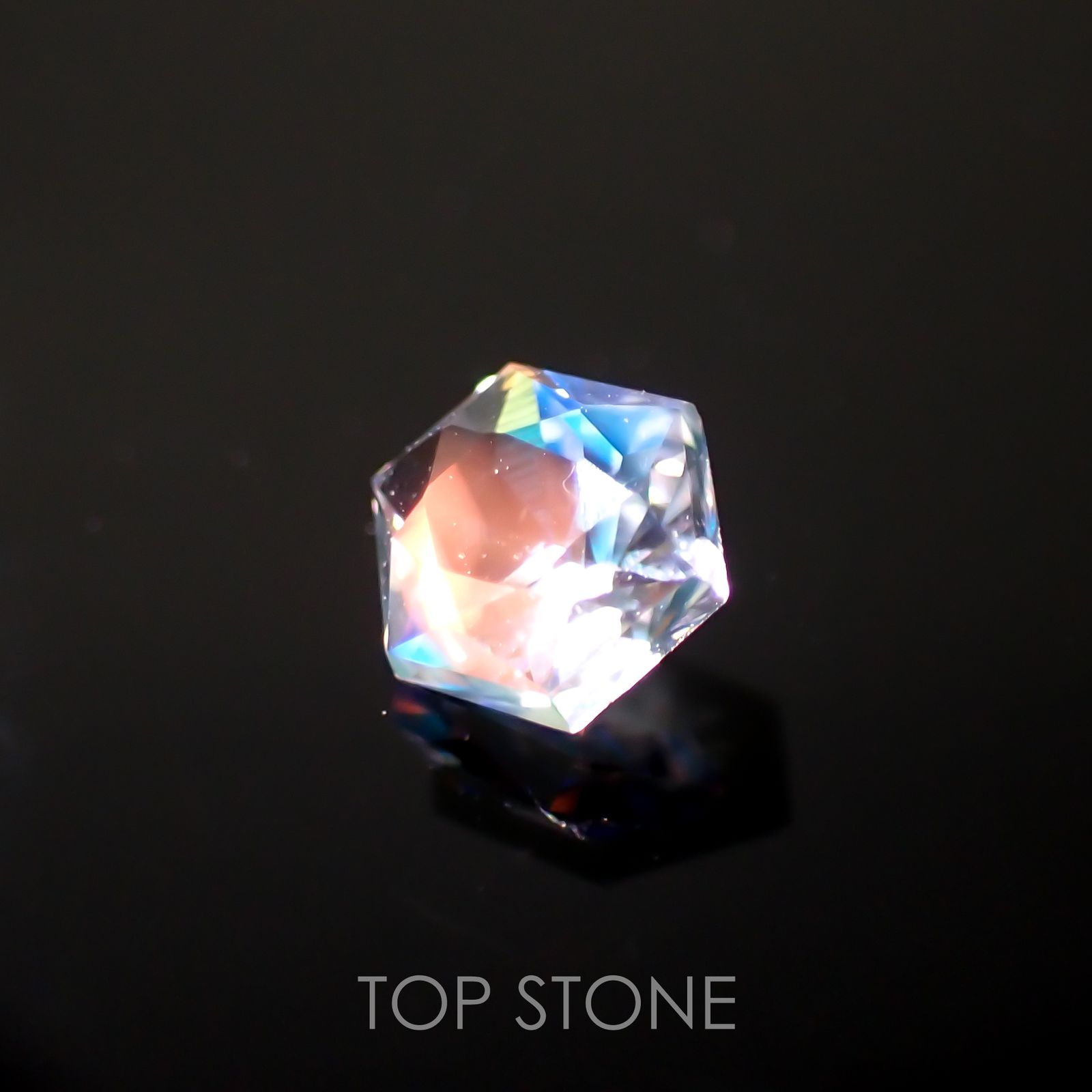 ◇ヘキサゴンカット◇レインボームーンストーン(宝石名ラブラドライト)マダガスカル産 0.25ct 識別済[211113734]3.9x3.8mm前後