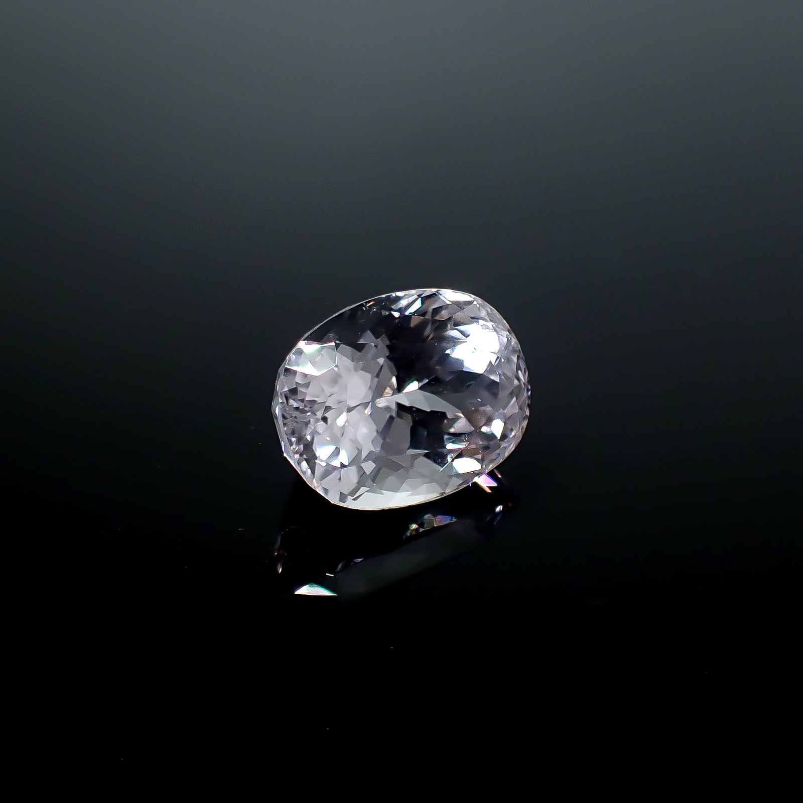 ブルースポジュミン フルオレッセンス(宝石名スポジュミン)アフガニスタン産 10.11ct ソ付(彩珠)[221018696]14.1x10.7mm前後
