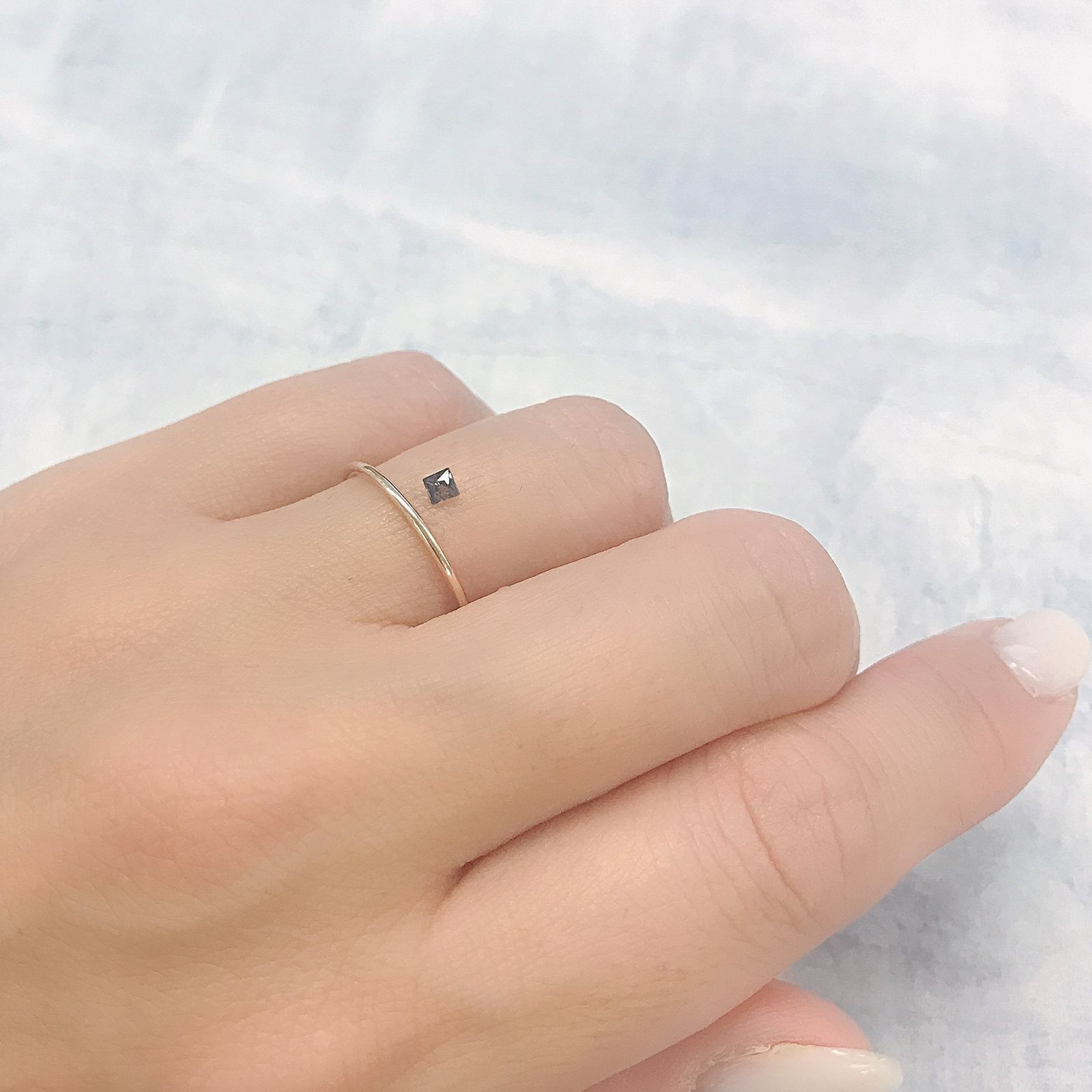 ◇プリンセスカット◇カラーチェンジガーネット アレキタイプ(宝石名ガーネット)マダガスカル・ベキリー産 0.10ct 識別済[220616546]2.4x2.4mm前後