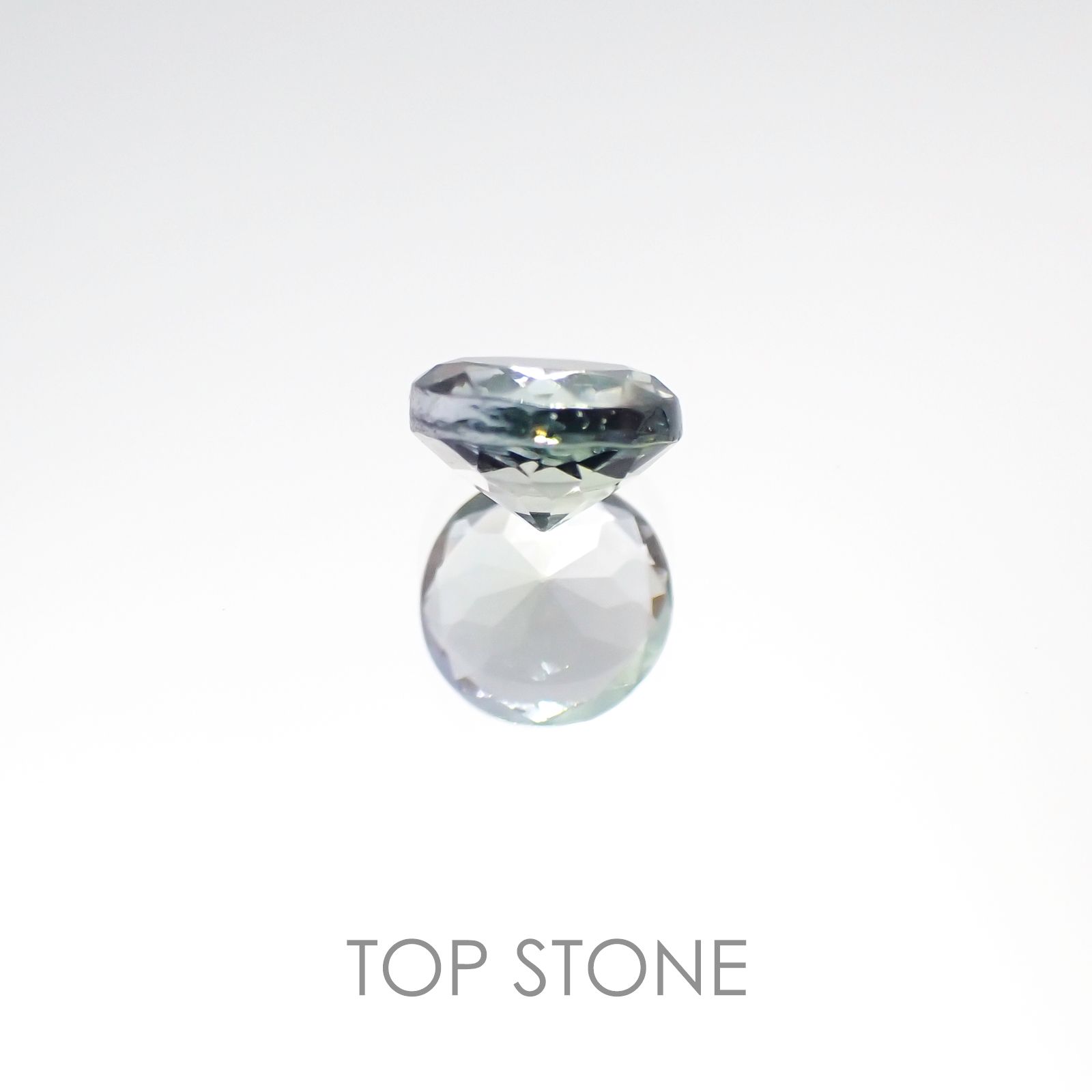 バイカラータンザナイト(宝石名タンザナイト) タンザニア産 0.64ct 識別済[20096421]5.1×5.1mm前後