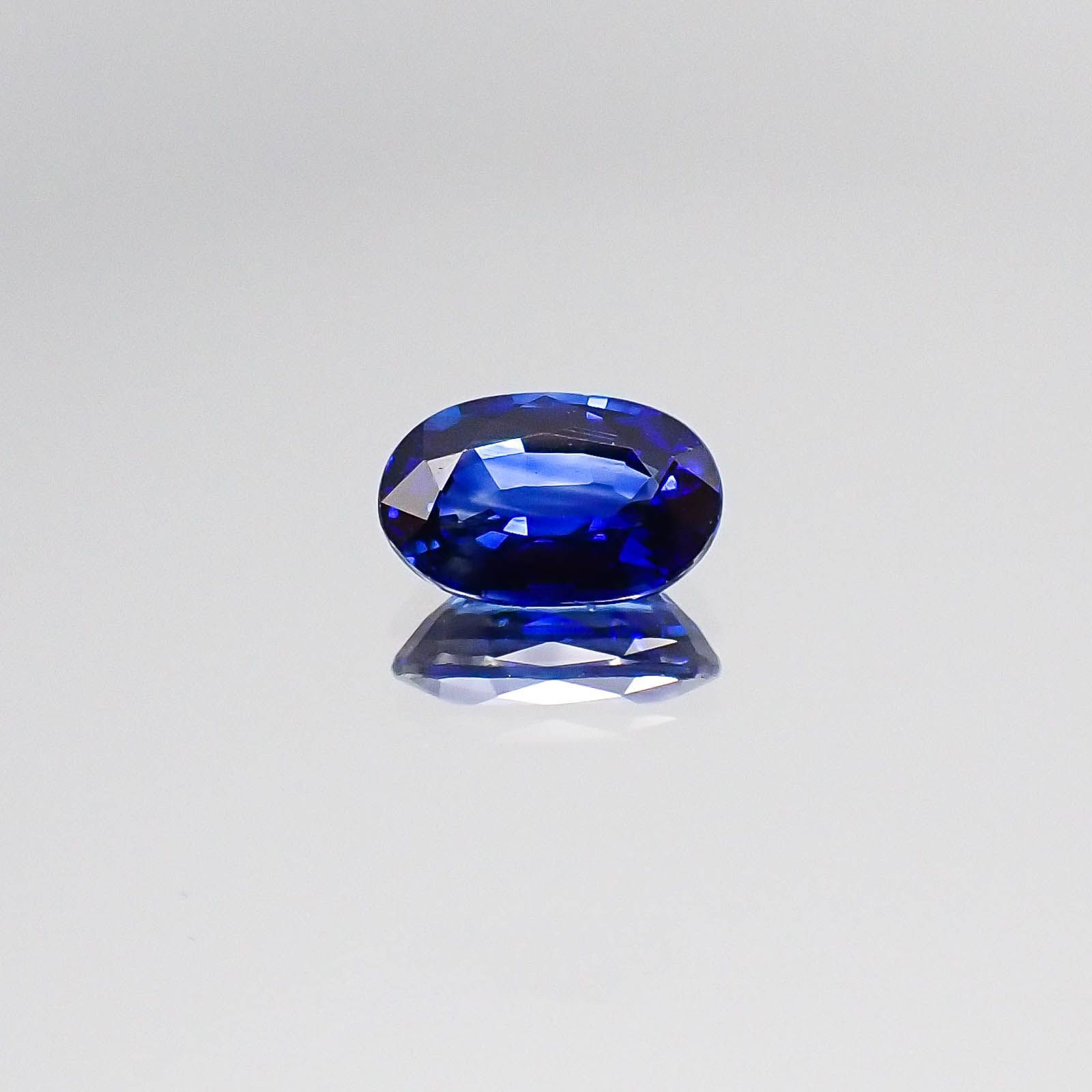サファイア(宝石名サファイア)スリランカ産 0.99ct 識別済[220717113]7.3x4.7mm前後
