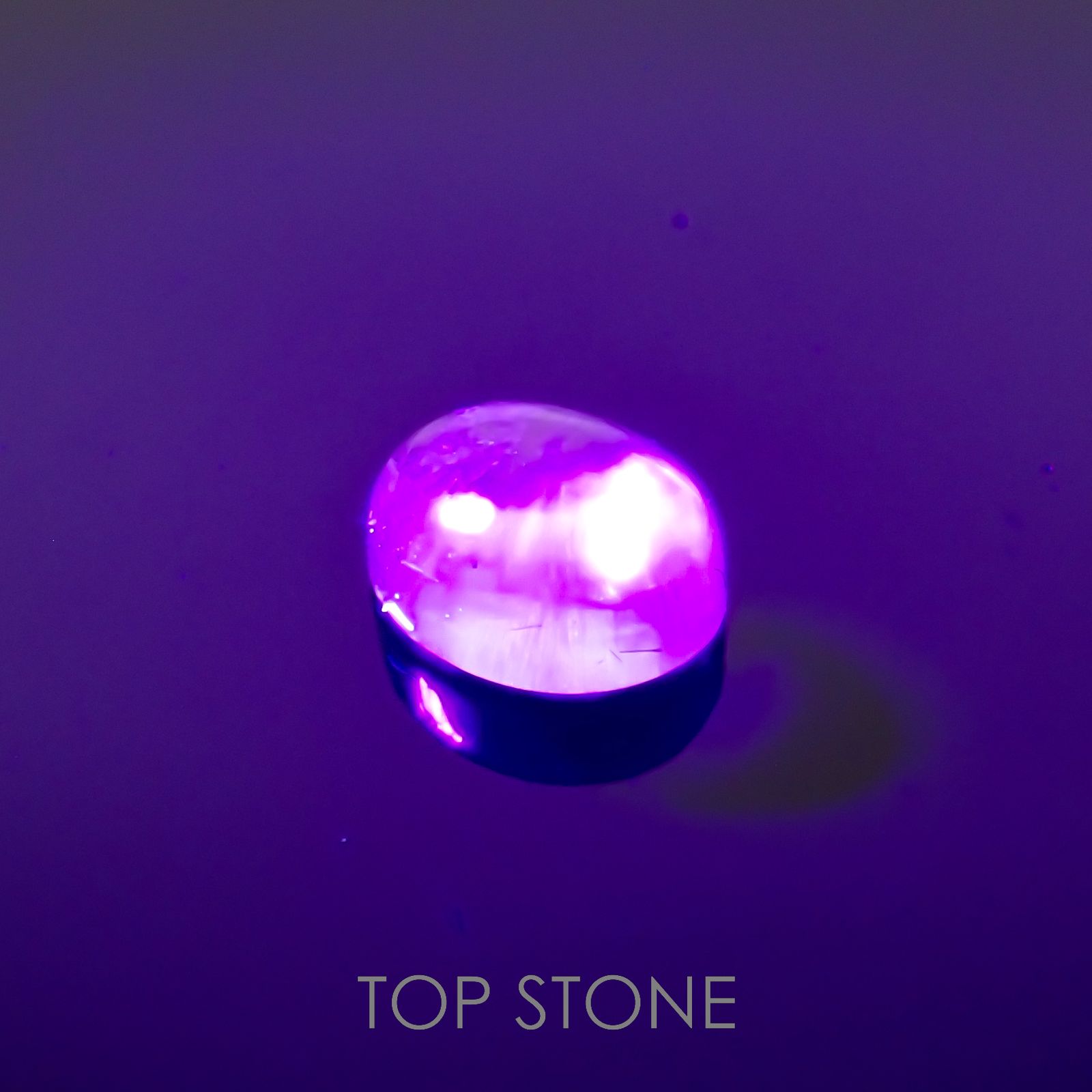 ミントガーネット(宝石名グロッシュラー・ガーネット)タンザニア産 0.56ct 識別済[220917748]4.9x4mm前後