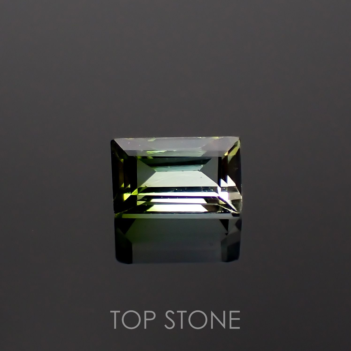 バイカラートルマリン コンゴ民主共和国産 1.39ct[230220536]7.5x4.4mm前後