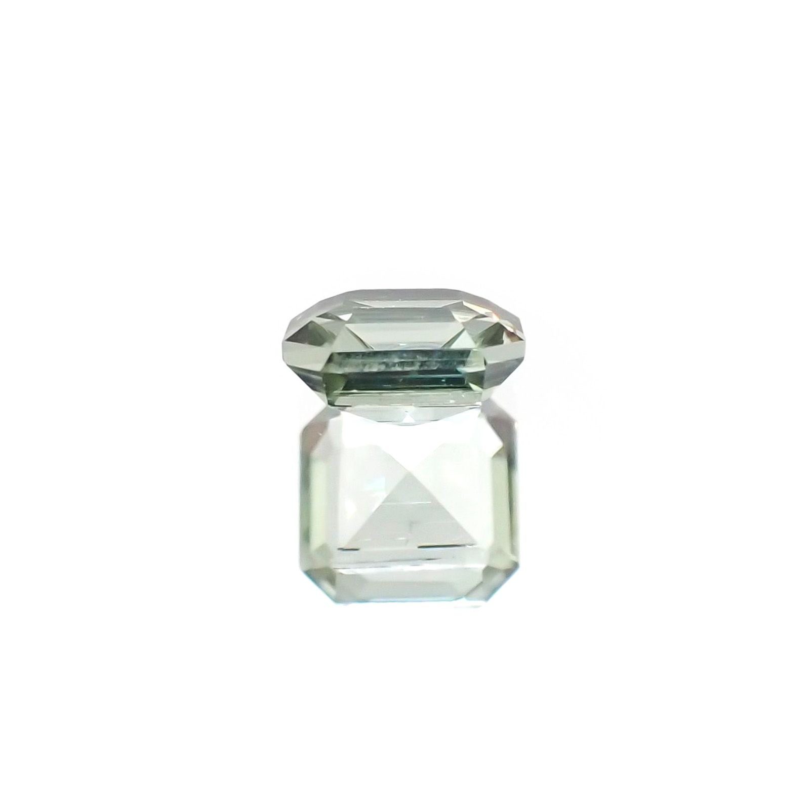 グリーントルマリン(宝石名グリーン・トルマリン)ブラジル産 識別済 0.54ct / 5x5mm前後 [231023951]