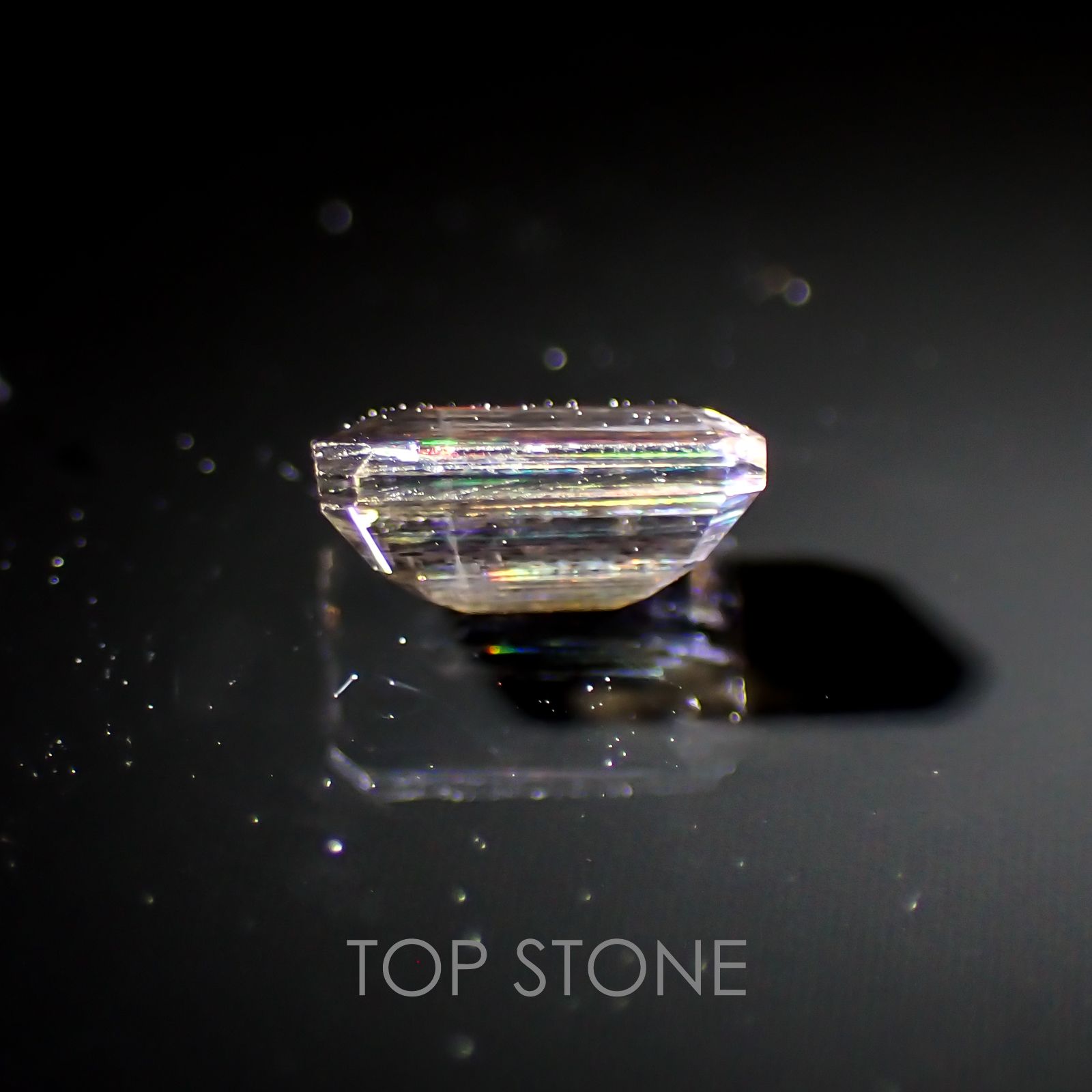 レインボースキャポライト(宝石名イリデッセント・スキャポライト) ブラジル産 0.48ct 識別済[210310344]5.8×3.8mm前後