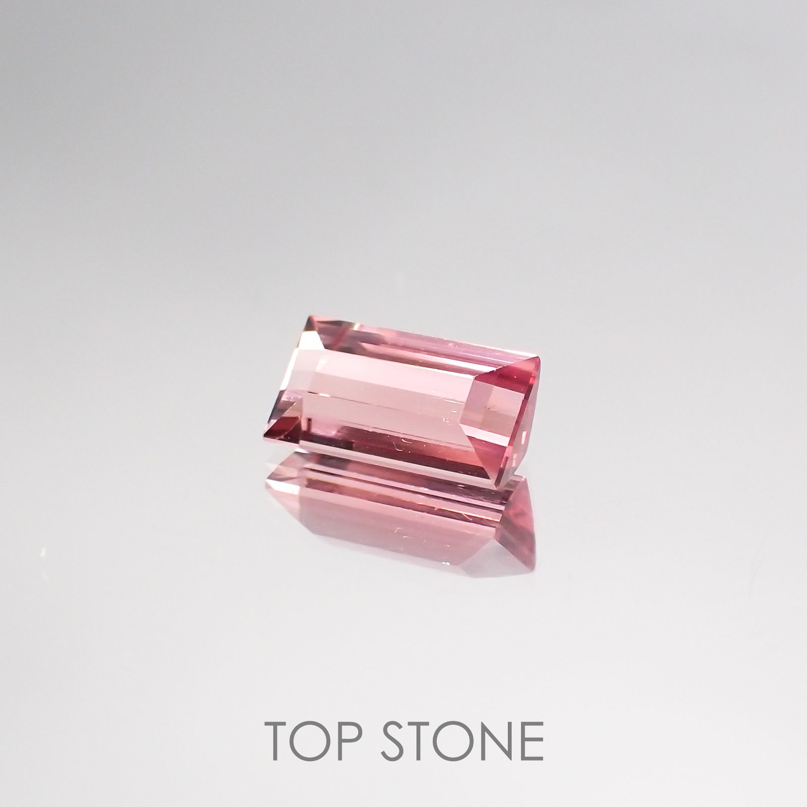 ピンクトルマリン パパラチャカラー(宝石名ピンク・トルマリン) ルワンダ産 1.178ct ソ付(彩珠)[210711593]8.1×4.5mm前後