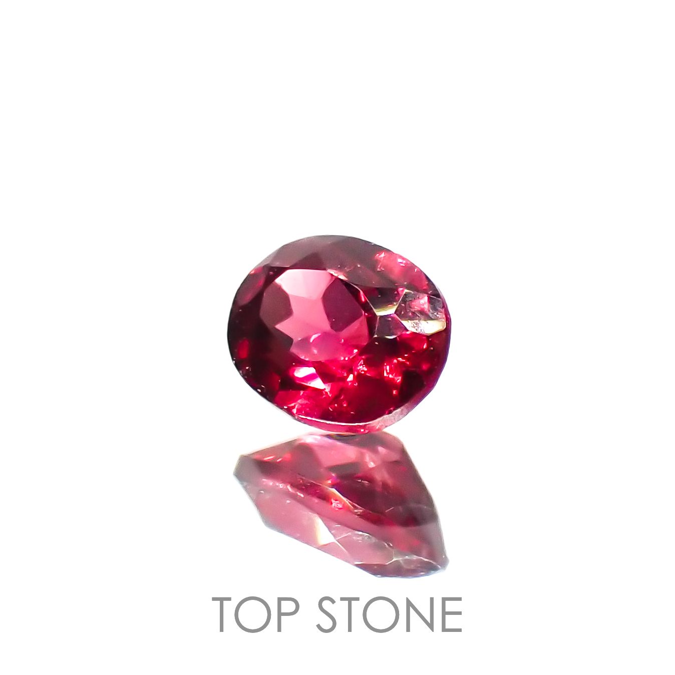 レッドスピネル ビルマ/マダガスカル産 0.19ct[230220554]3.9x2.9mm前後