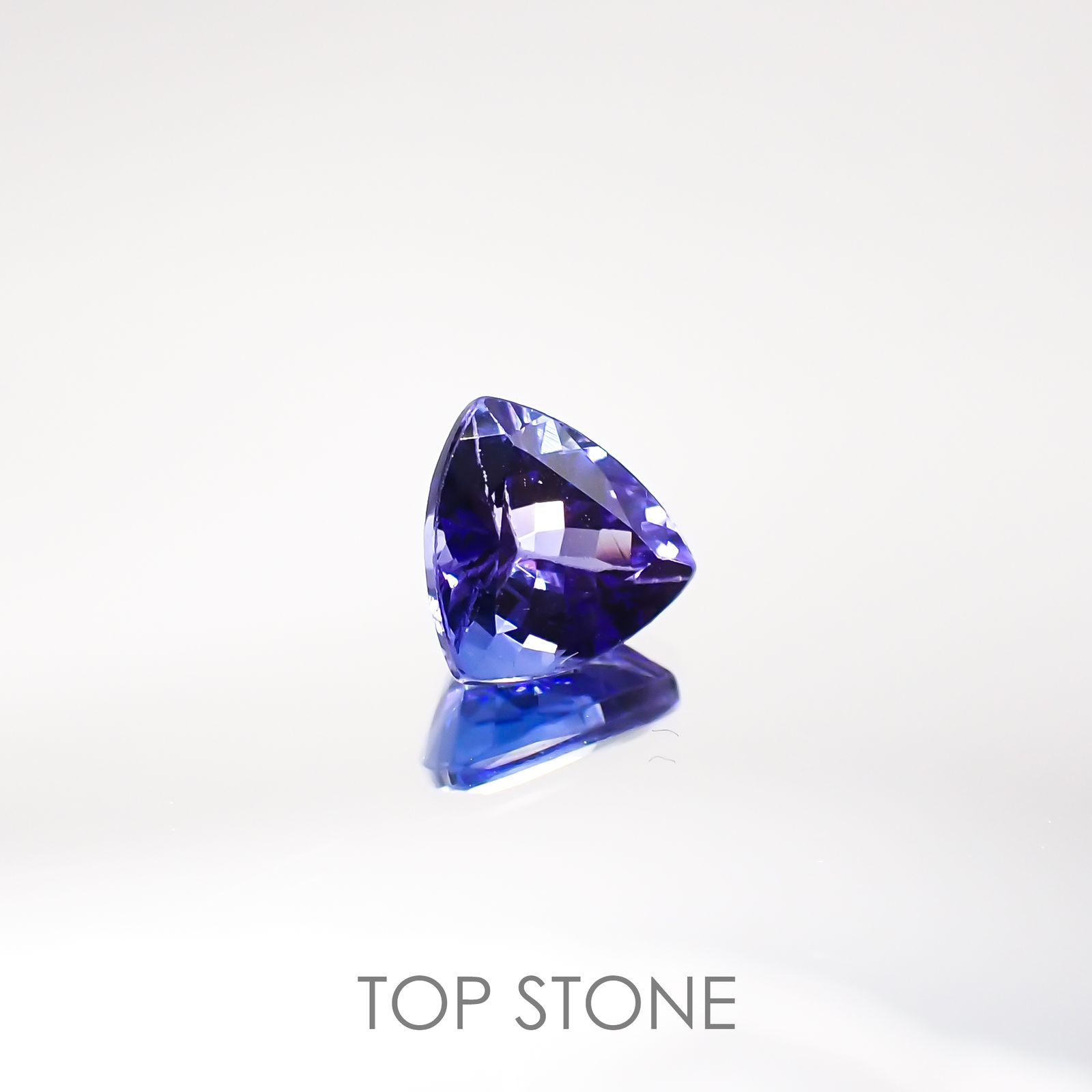 タンザナイト(宝石名タンザナイト) タンザニア産 1.41ct 識別済[210711654]7×7.1mm前後