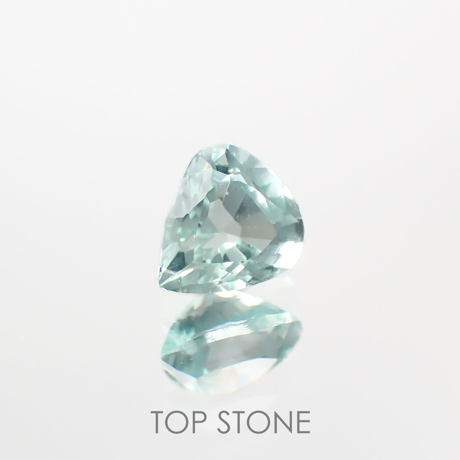 ミントベリル(宝石名グリーン・ベリル)ブラジル産 0.47ct 識別済[220817551]5.7x5.1mm前後