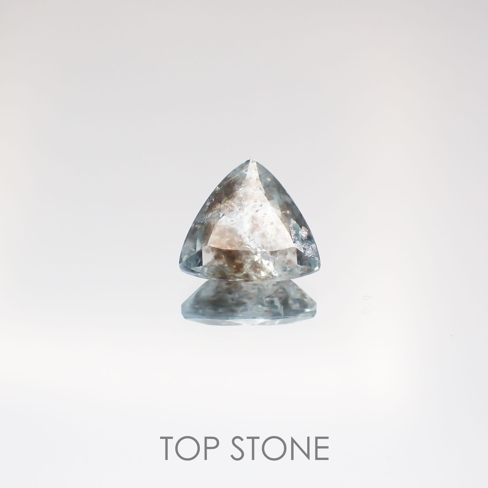 アベンチュリンアクアマリン ブラジル産 ルース 1.75ct[210510787]8.9×9.1mm前後