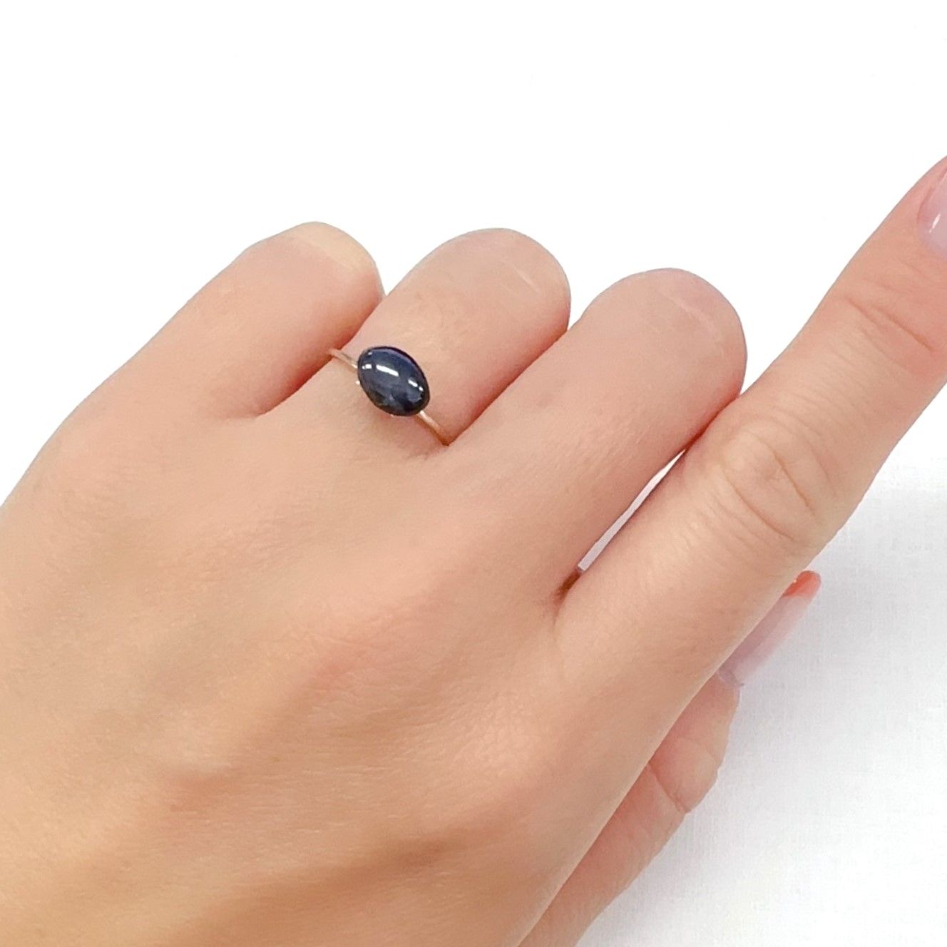 スタースピネル スリランカ産 2.11ct[240527528]8.2x6.1mm前後