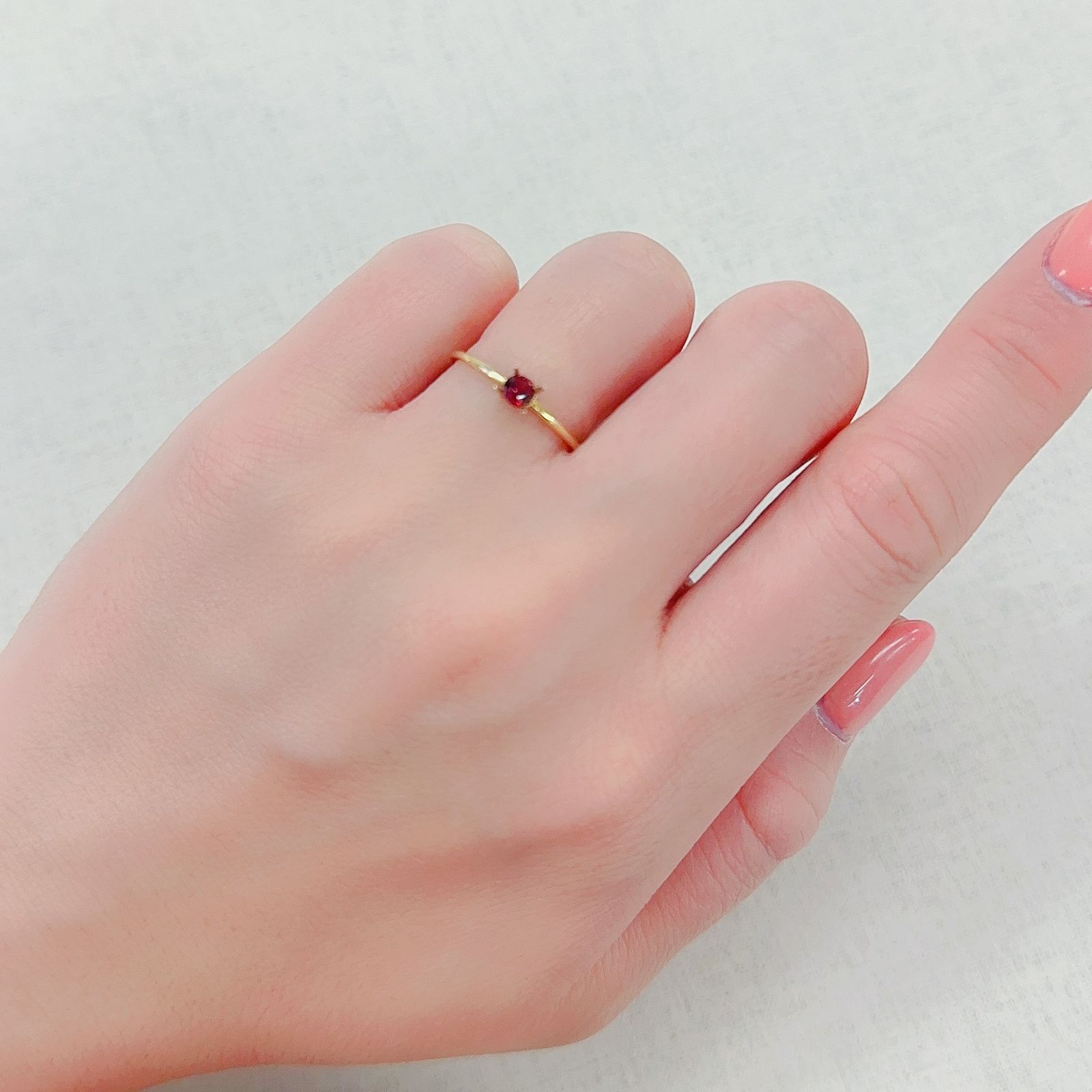 レッドスピネル ビルマ/マダガスカル産 0.18ct[230220556]3.4x3.4mm前後