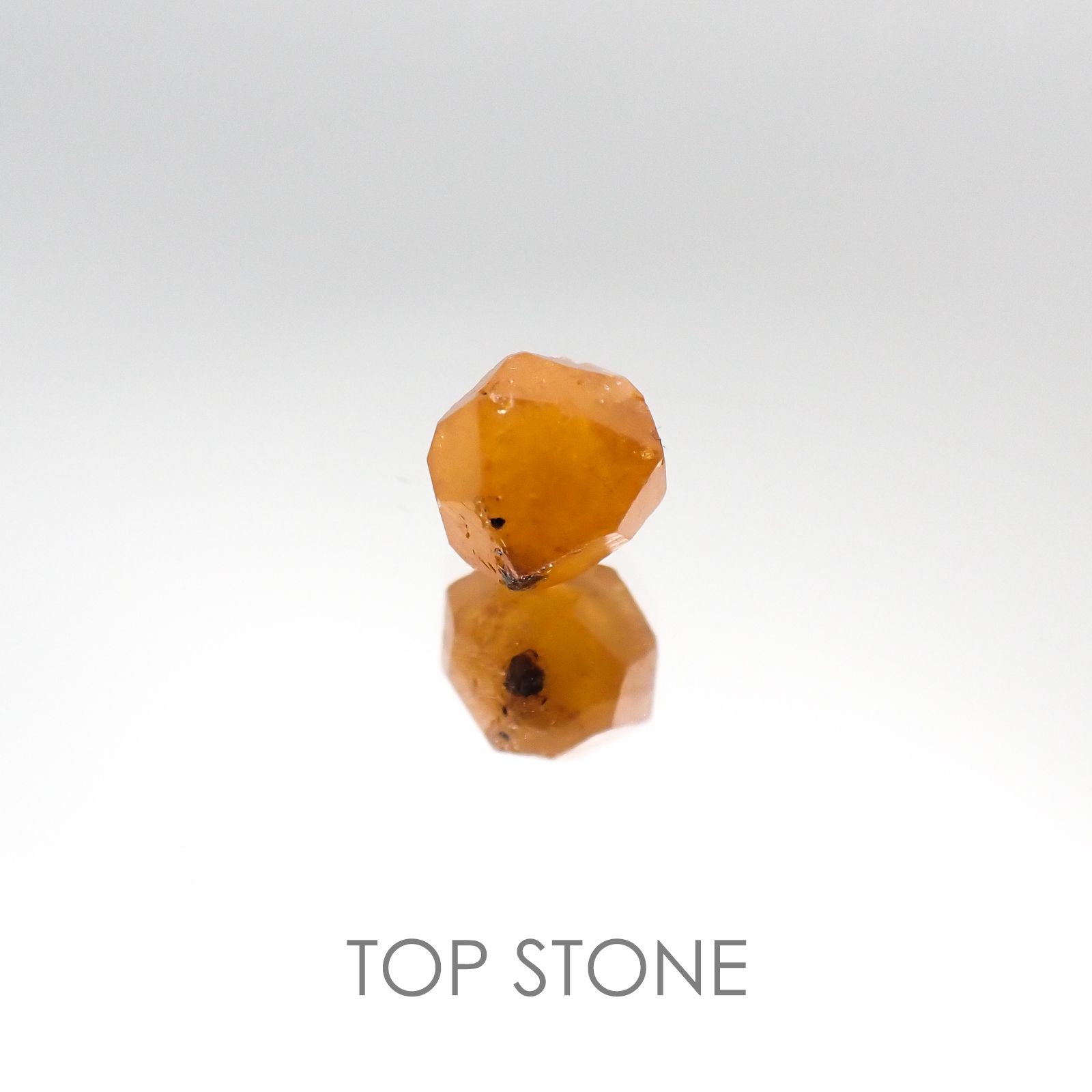 スペサルティンガーネット マンダリンオレンジカラー タンザニア産 原石・結晶 2.2ct[20095407]6.9×6.7mm前後