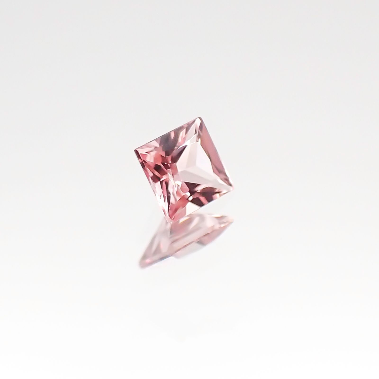 ◇プリンセスカット◇パパラチャサファイア スリランカ産 ルース 0.101ct ソーティング付き[20106945]2.58×2.57mm前後