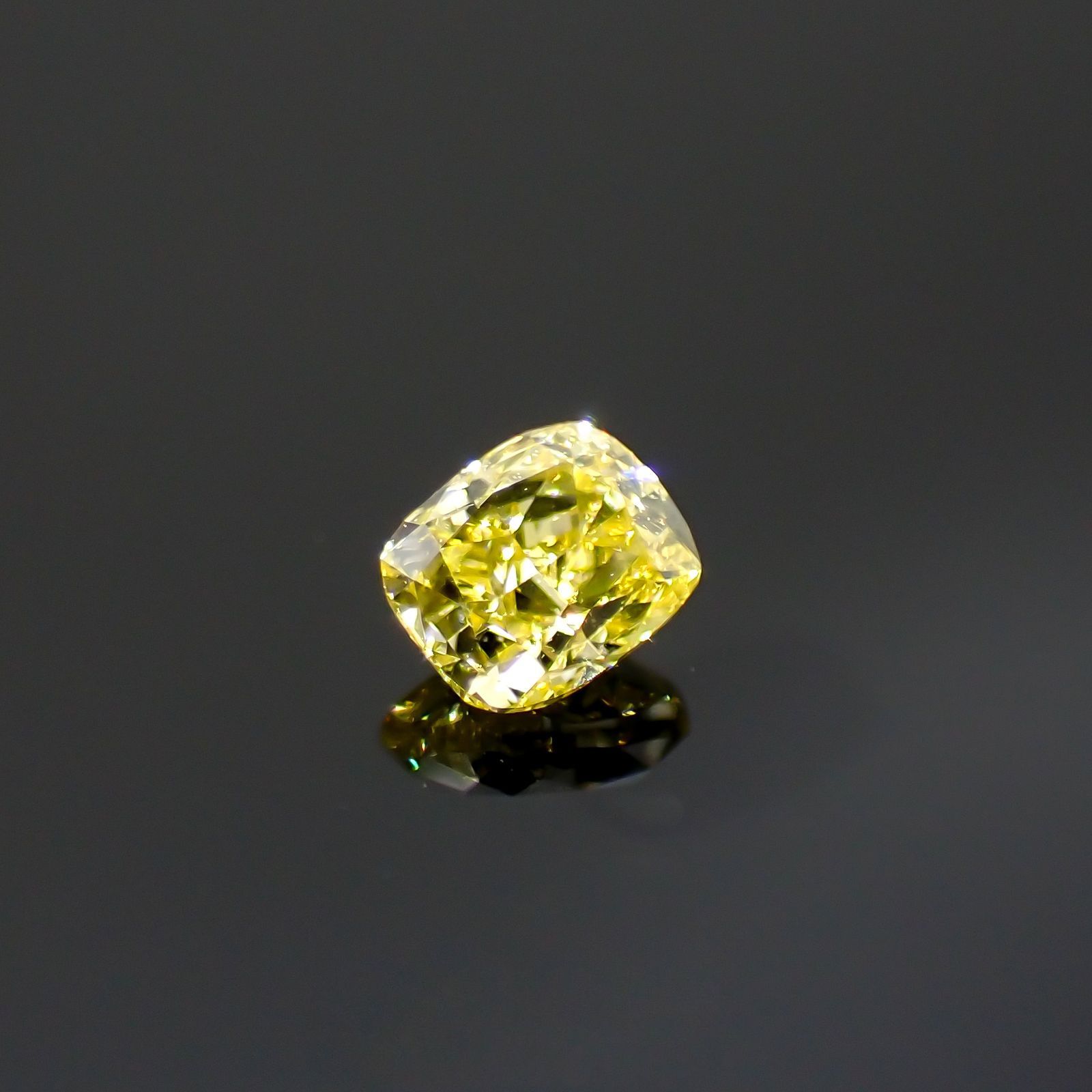 イエローダイヤモンド SI-VS(宝石名ダイアモンド) 0.12ct 識別済[220616395]2.9x2.4mm前後