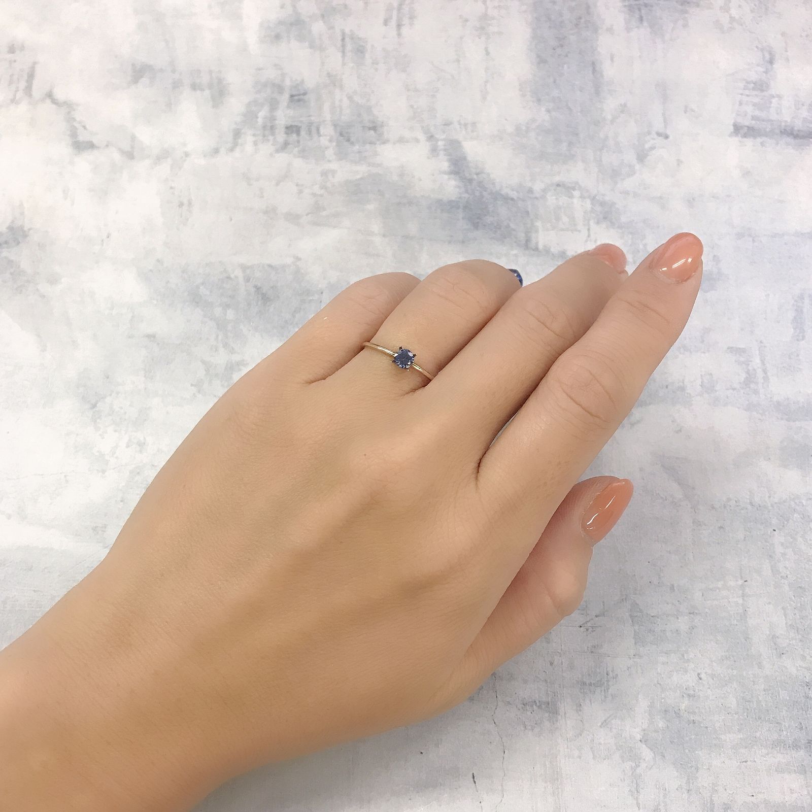 グレイッシュブルースピネル(宝石名スピネル)ビルマ/マダガスカル産 0.24ct 識別済[220817438]3.9x3.9mm前後