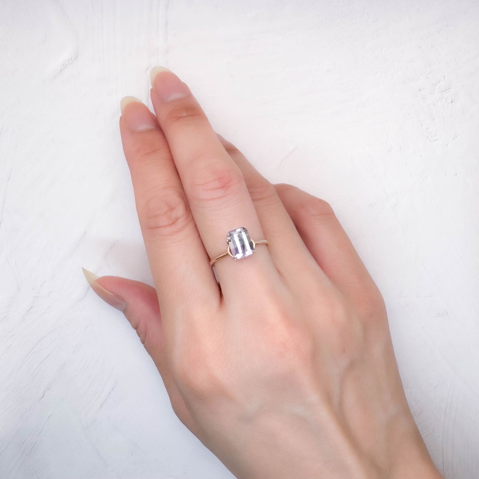 アワーグラスアメジスト モロッコ産 1.43ct / 8x5.9mm前後 [250730896]