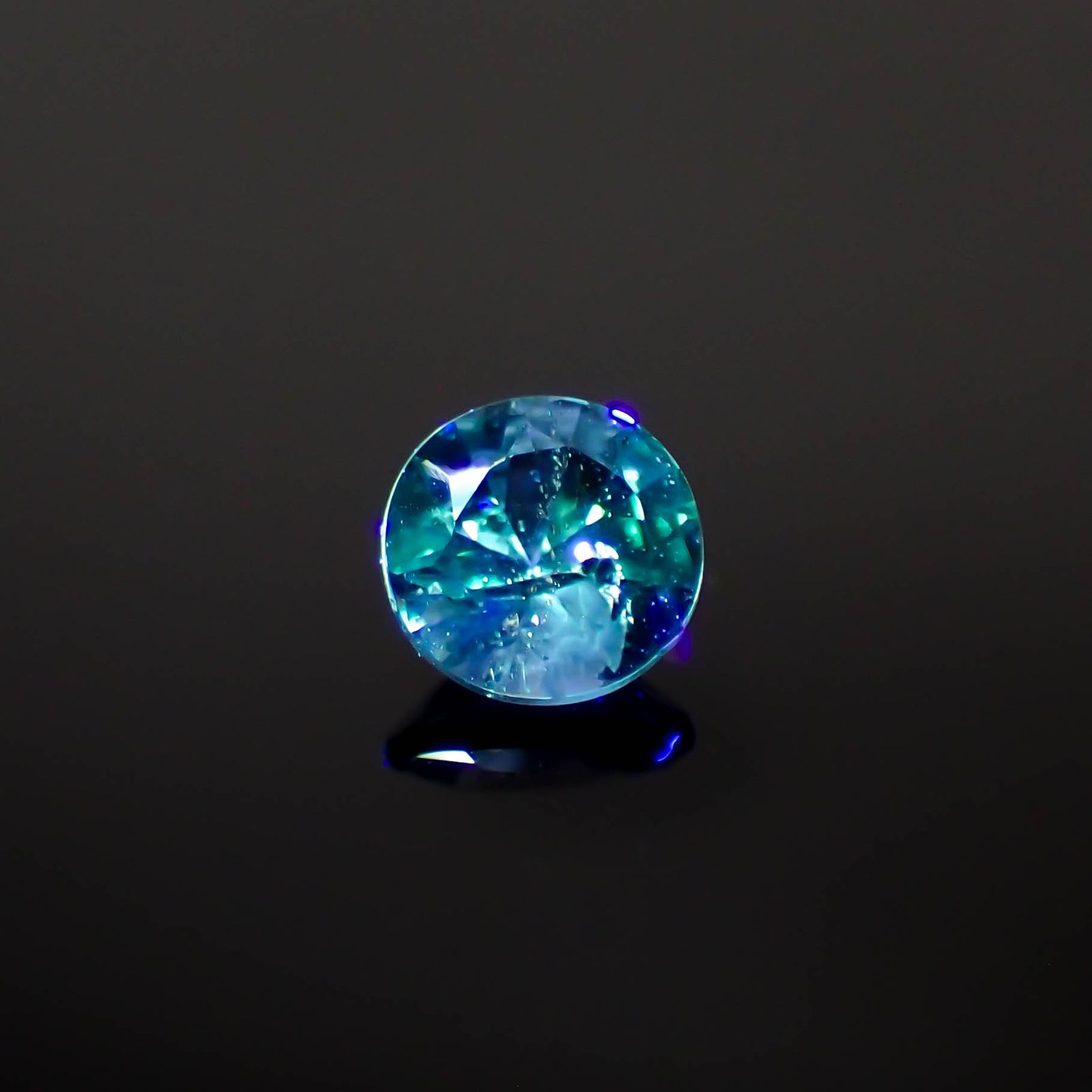 ブルーグリーンコーネルピン(宝石名ブルー グリーン・コーネルピン)タンザニア産 0.14ct 識別済[240527670]3.3x3.3mm前後