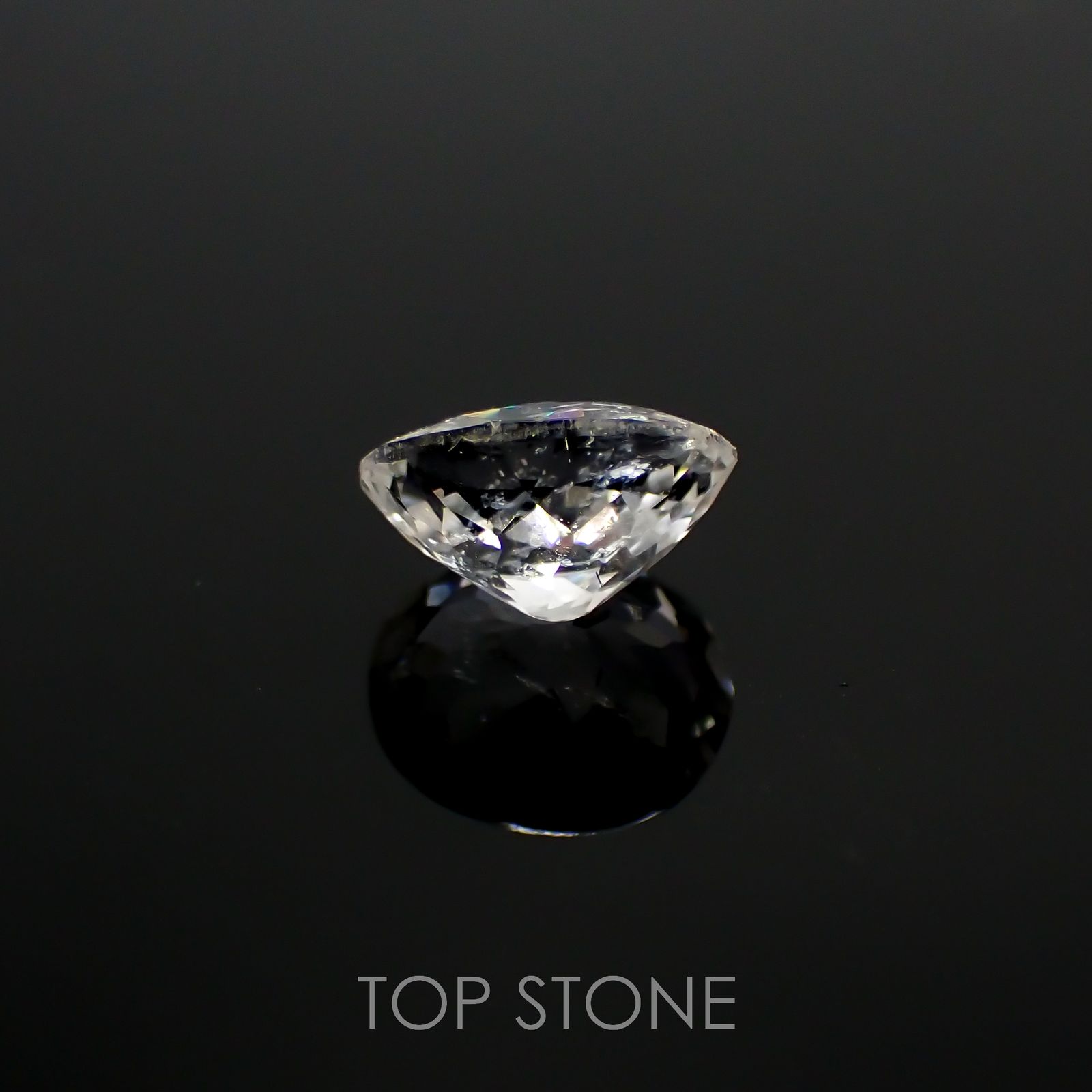 フェナカイト(宝石名フェナカイト)マダガスカル産 1.48ct 識別済[220716958]8.1x7mm前後