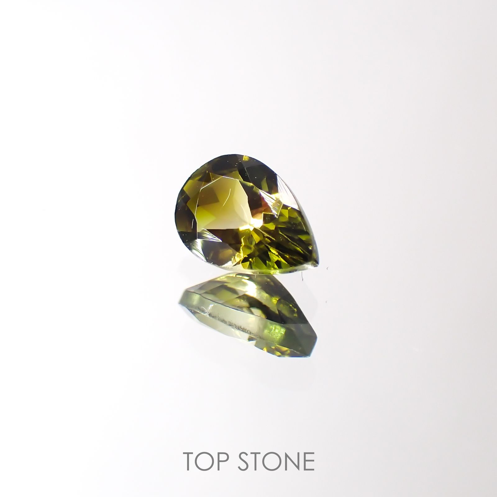 バイカラートルマリン(宝石名バイカラー・トルマリン) ブラジル/アフリカ産 0.56ct 識別済[211013574]6.6×4.5mm前後
