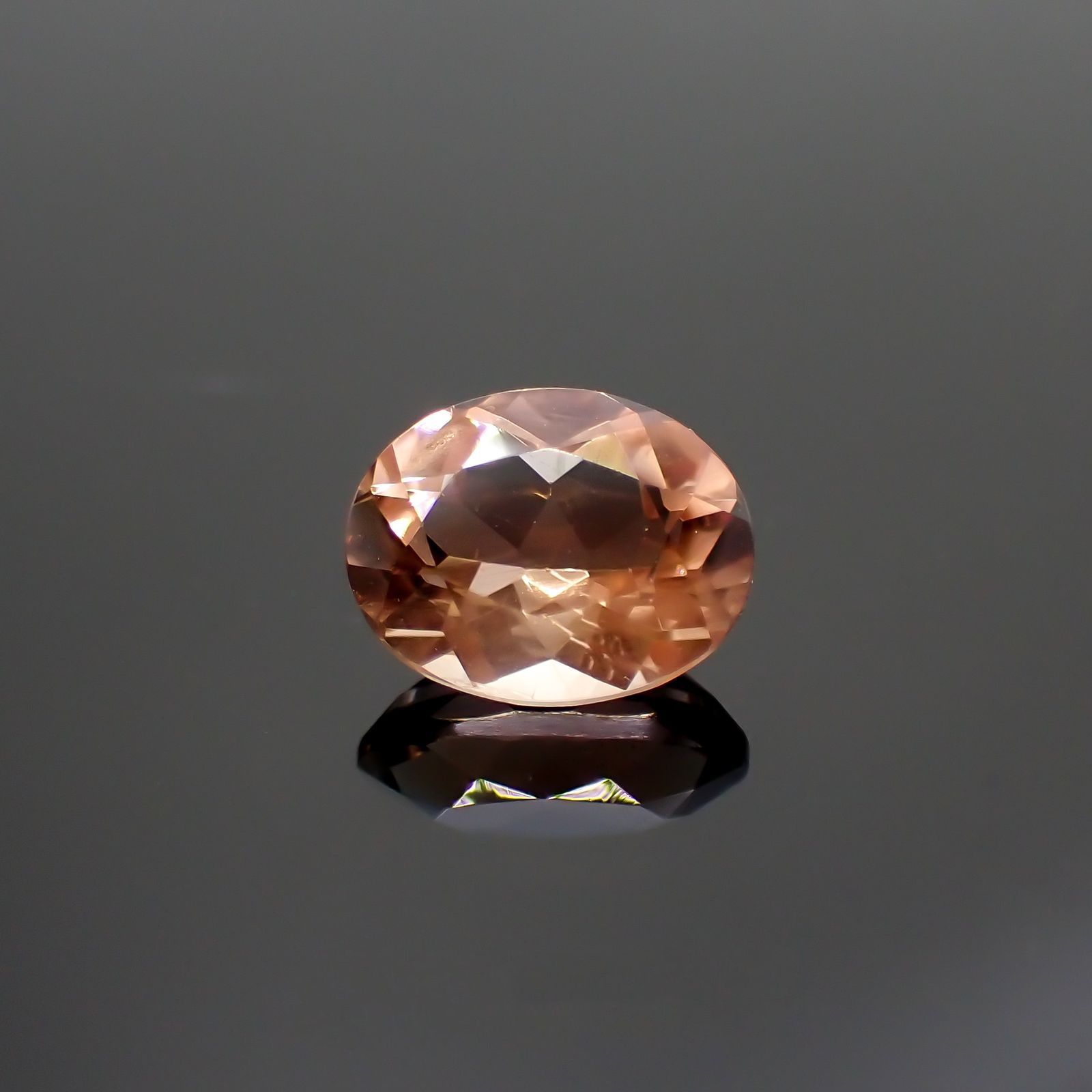 オレゴンサンストーン(宝石名ラブラドライト)アメリカ・オレゴン州産 1.36ct 識別済[230421896]8.2x6.4mm前後