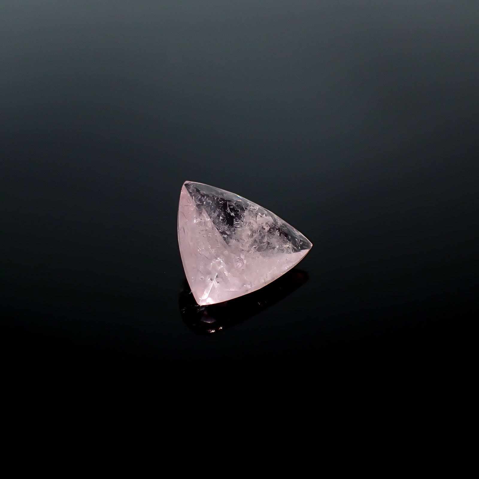 モルガナイト ブラジル産 4.95ct [250730873]13.5x14.2mm前後