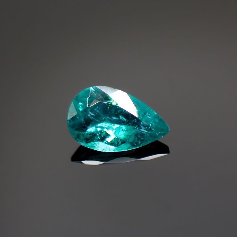 パライバトルマリン(宝石名トルマリン/別名パライバ・トルマリン)ブラジル・バターリャ鉱山産 0.14ct GIA鑑付[211113719]4.73x3.04mm前後