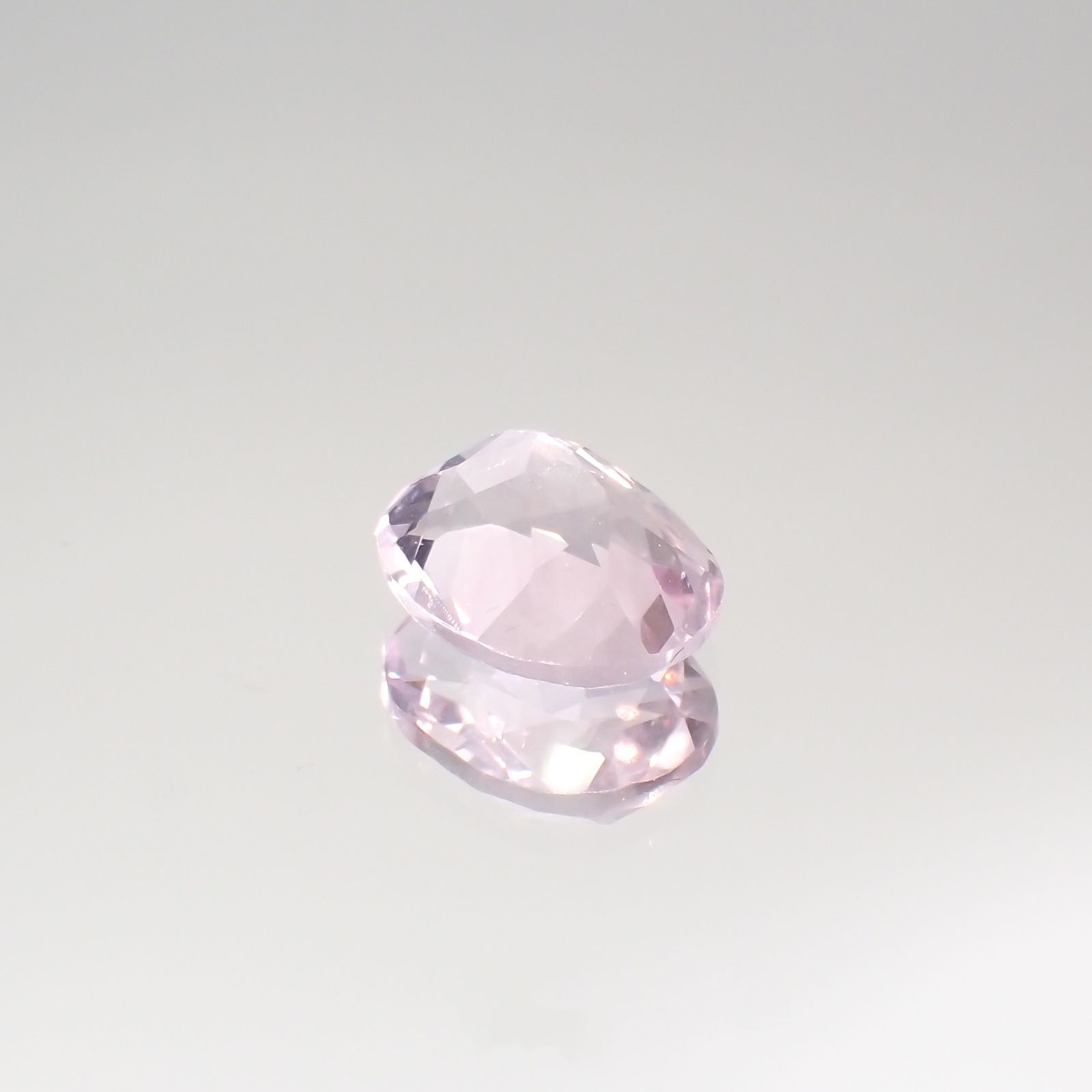 ピンクフローライト(宝石名フルオライト)ブラジル産 4.34ct 識別済[220115129]11.2x9mm前後
