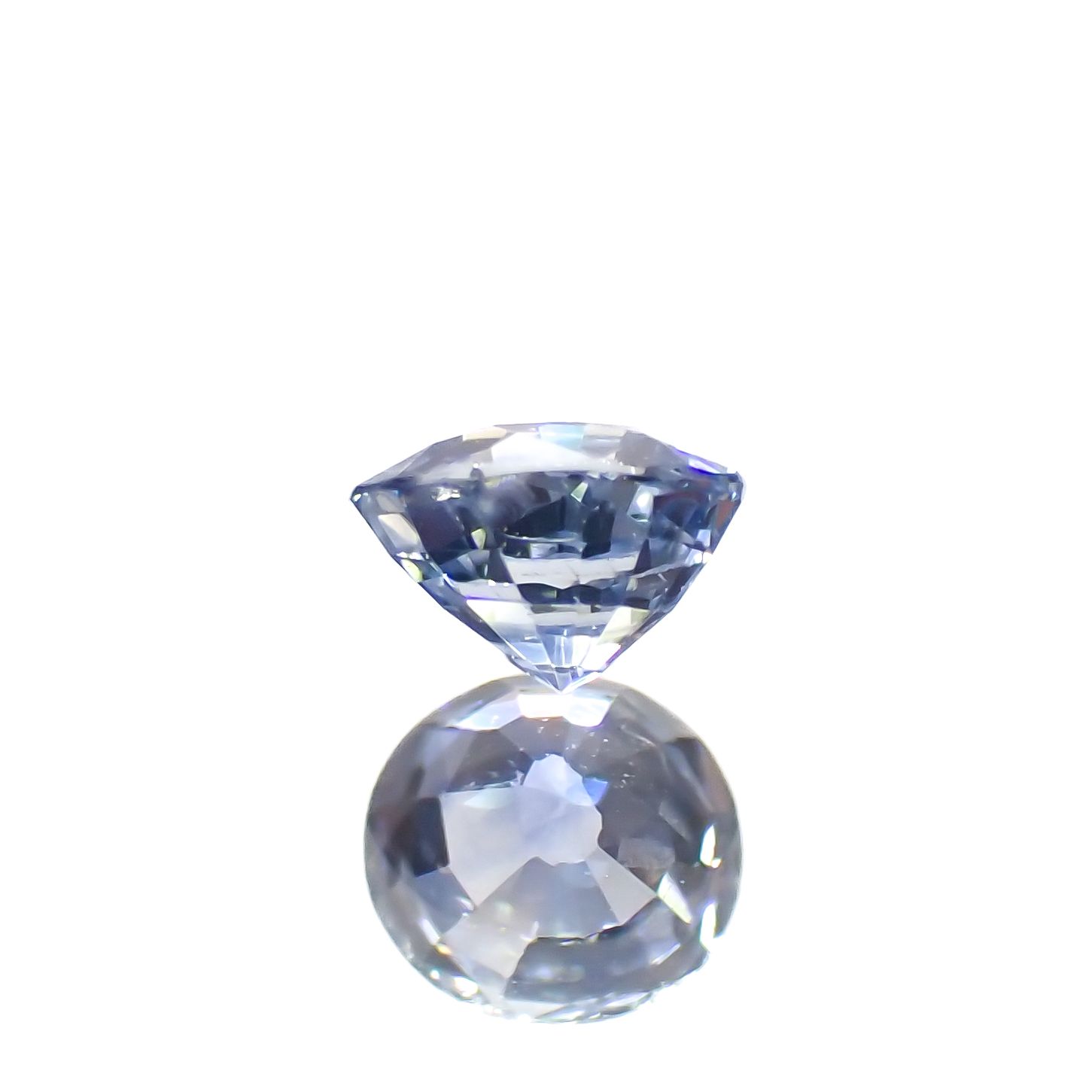 アイスブルーサファイア(宝石名サファイア)スリランカ/マダガスカル産 0.31ct 識別済[230722698]3.9x3.7mm前後