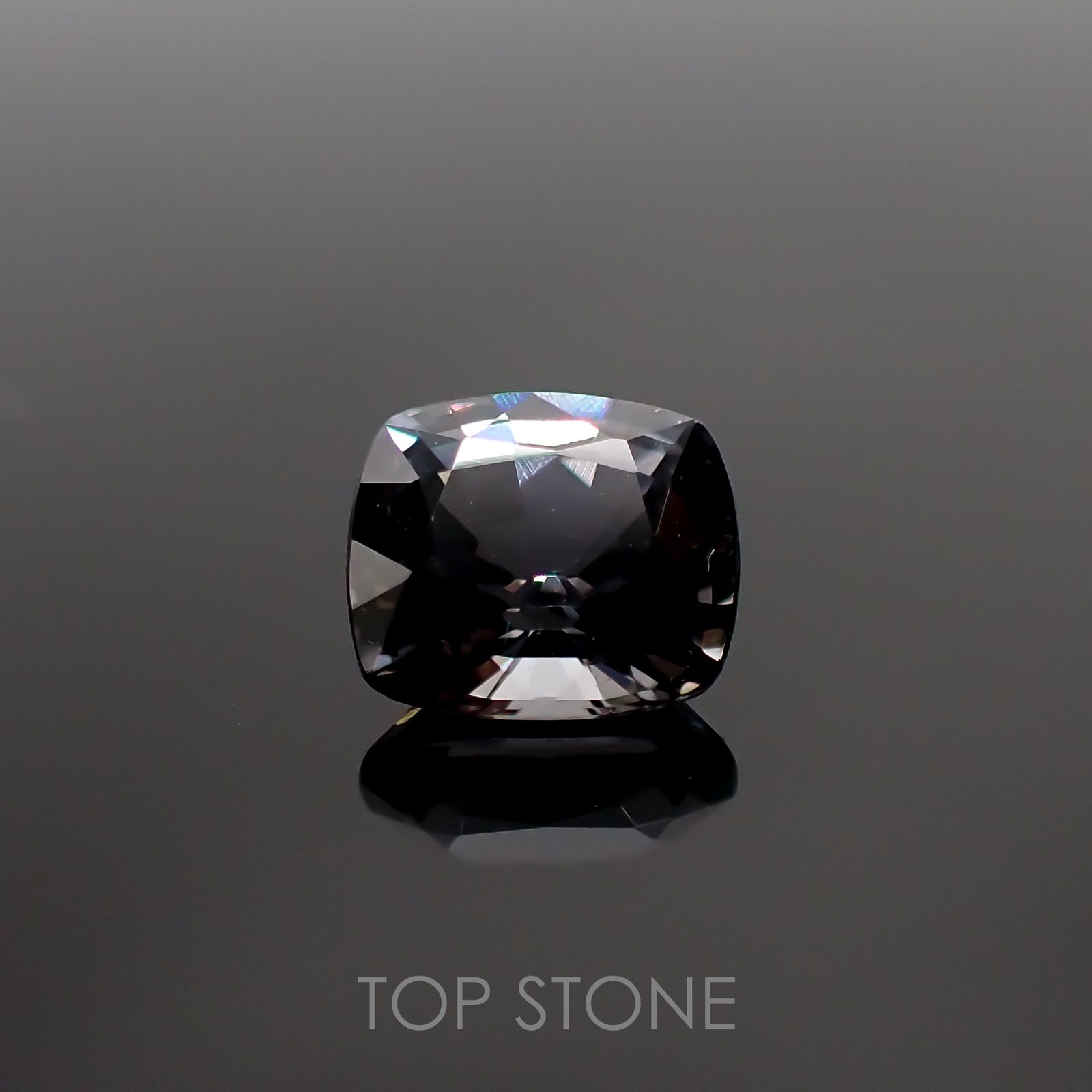 プラチナスピネル(宝石名スピネル) ビルマ産 1.305ct ソ付(彩珠)[210913317]6.8×6mm前後