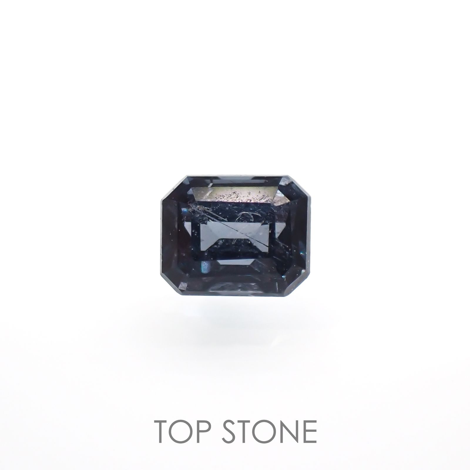 カラーチェンジガーネット アレキタイプ(宝石名ガーネット)マダガスカル・ベキリー産 0.12ct 識別済[220616537]2.8x2.3mm前後
