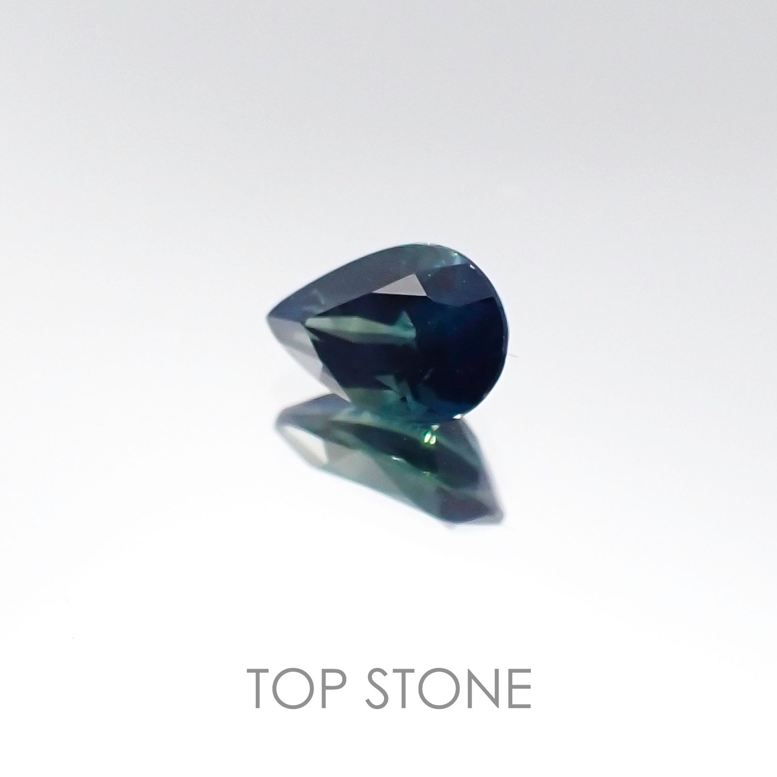 ゴールドシーンサファイア ケニア産 ルース 0.55ct[20021971]6.1×4.2mm前後