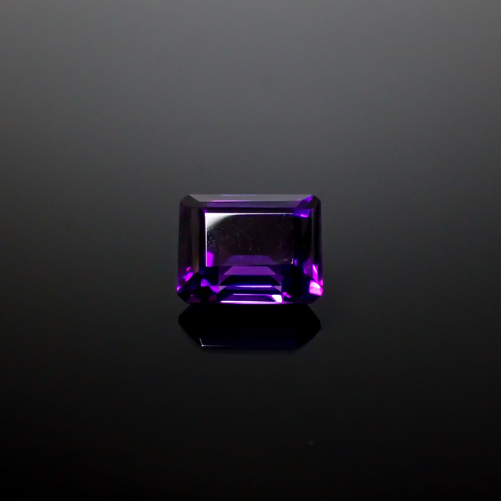 カラーシフトアメジスト ブラジル/ウルグアイ産 3.71ct [250329976]10.3x8.1mm前後
