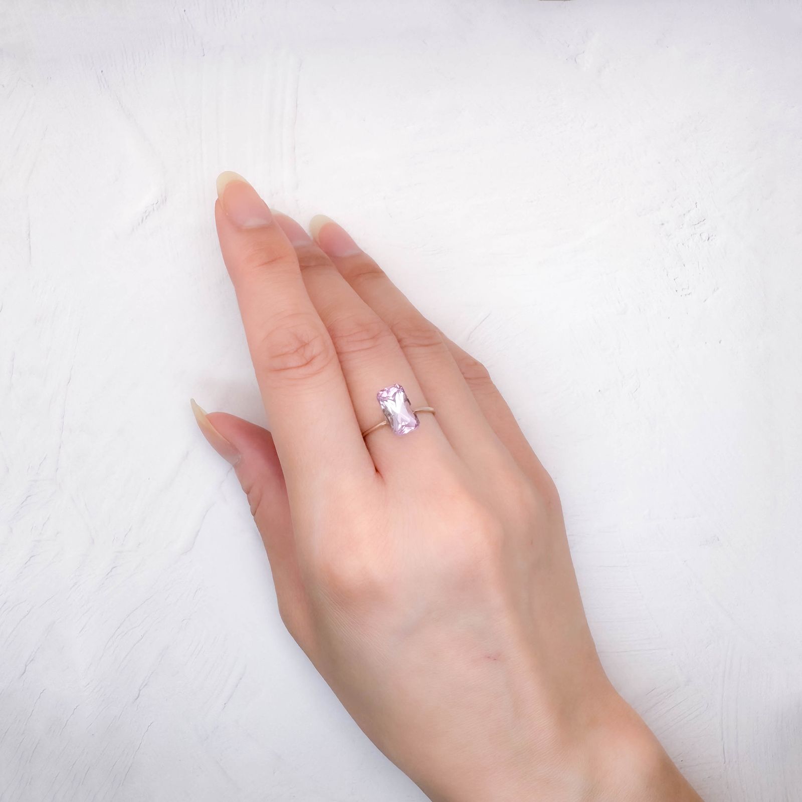 クンツァイト ナイジェリア産 2.93ct [250830967]10.5x5.9mm前後