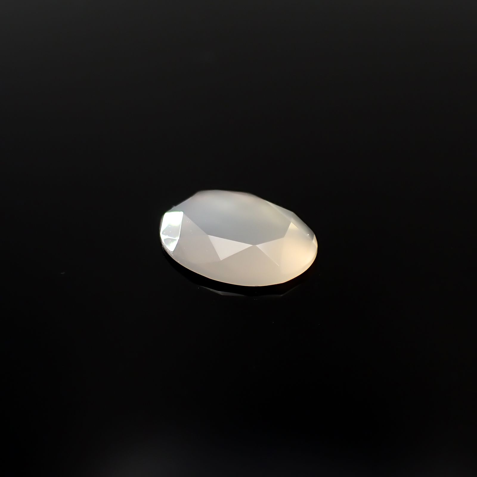 アイリスカルセドニー ブラジル・ミナスジェライス州産 2.02ct[240527810]11.8x9mm前後