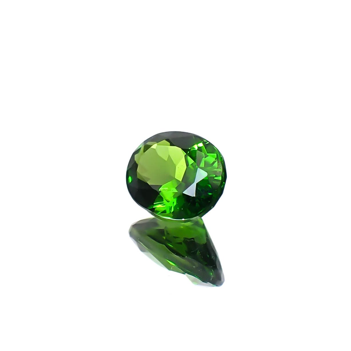 クロムダイオプサイド(宝石名クロム・ダイオプサイド)ロシア産 0.58ct 識別済[250430276]5.9x4.4mm前後