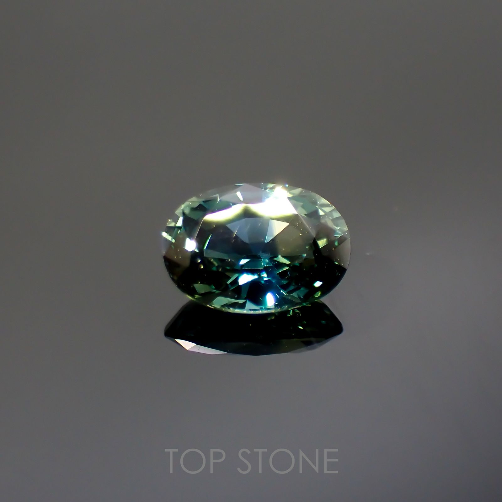 バイカラーサファイア(宝石名バイカラー・サファイア)マダガスカル/オーストラリア産 1.00ct 識別済[220114083]6.9x4.9mm前後