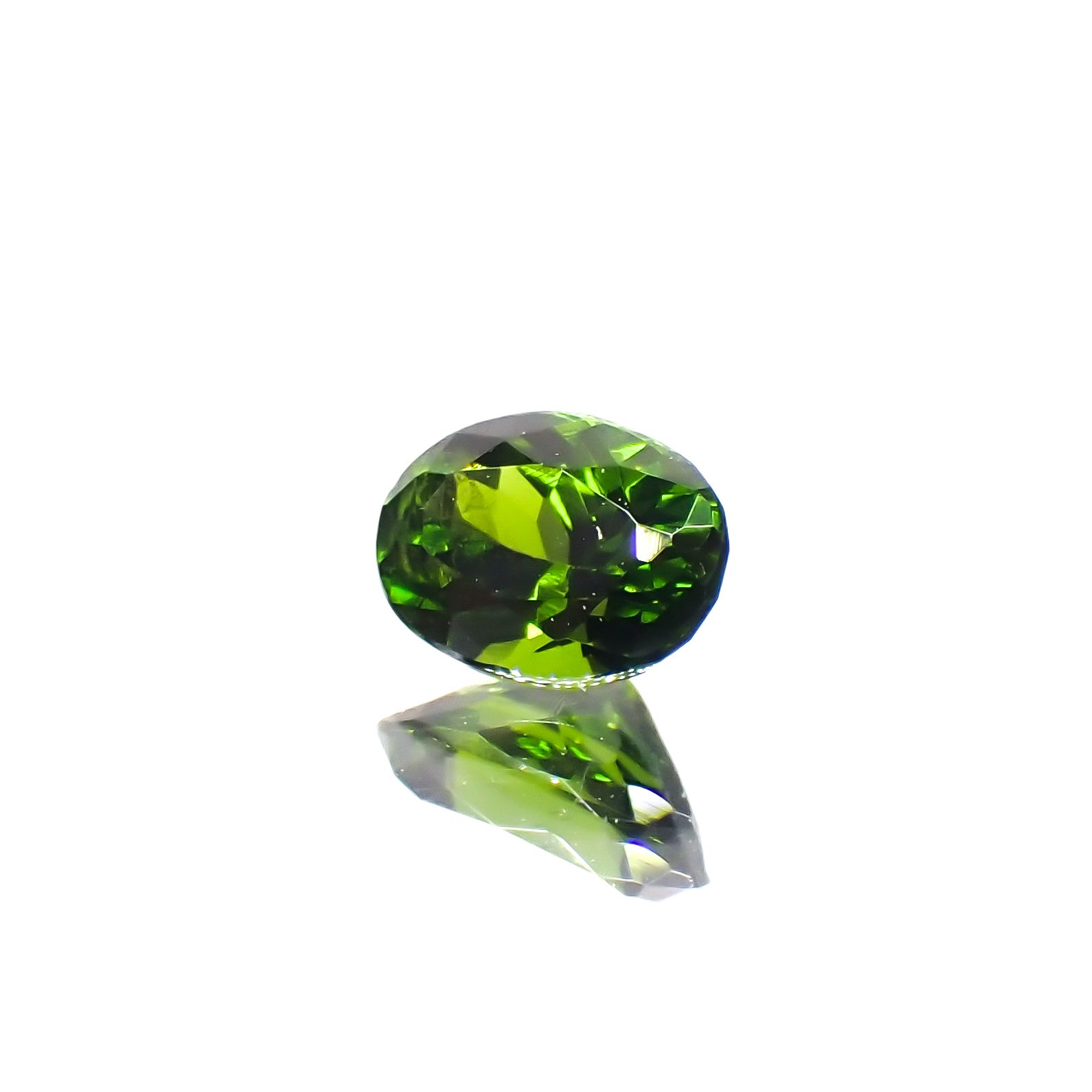 クロムダイオプサイド(宝石名クロム・ダイオプサイド)ロシア産 0.36ct 識別済[231023901]5.3x3.8mm前後