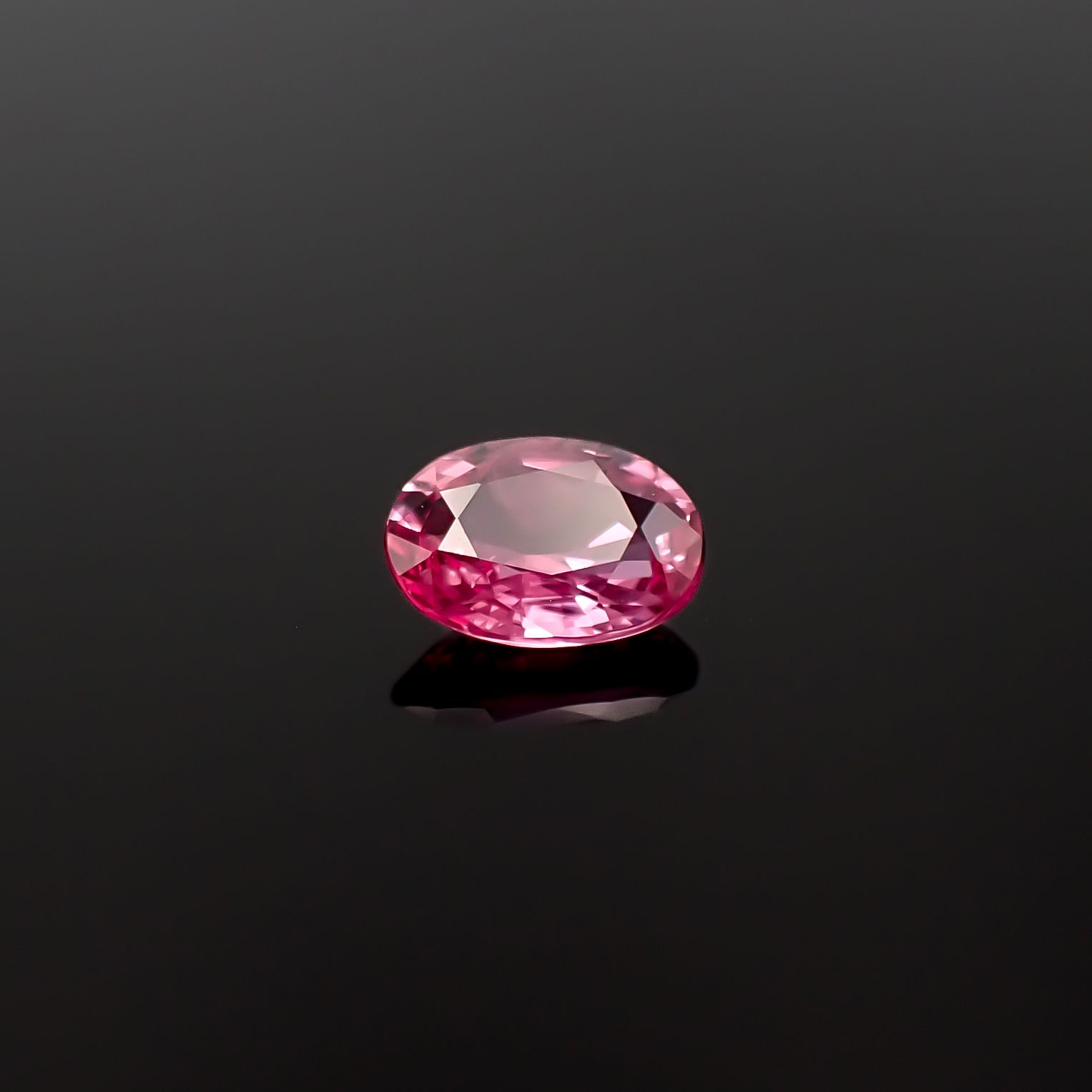 ピンクサファイア 非加熱(宝石名ピンク・サファイア)スリランカ/マダガスカル産 GIT鑑付 0.98ct / 7.06x5.13mm前後 [260432067]